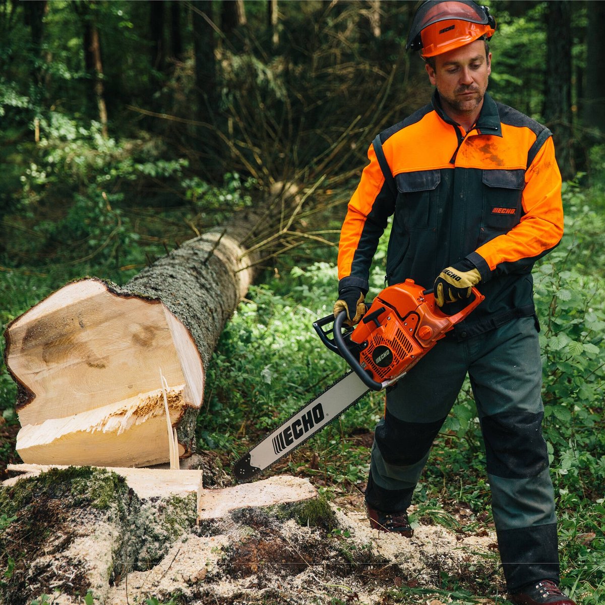 Echo 500mm 59.8cc 2 Stroke Petrol Chainsaw - 20" Guide Bar - Orange - Powerful & Efficient