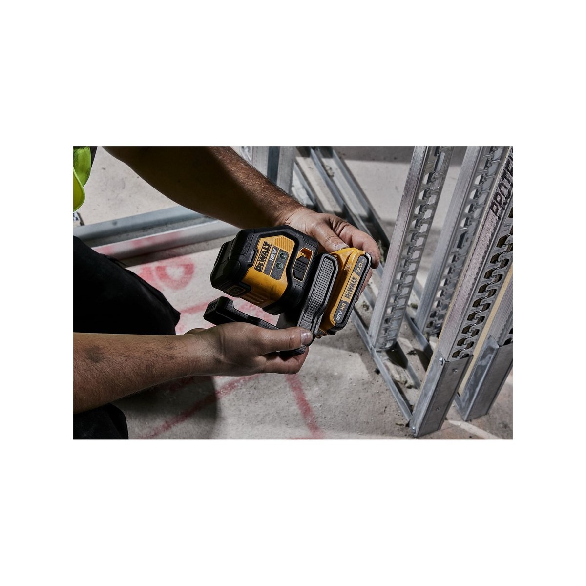 Dewalt 18V Li Ion XR Compact Green Beam Cross Line Laser Combo Kit - 2 Beams - ±3mm Accuracy - Self-Levelling - SuperSaverAU - view 5