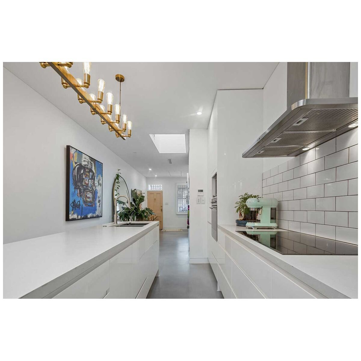 Schweigen 90cm Wall Mounted Canopy Rangehood - Stainless Steel, 1600m³/h, 5 Speeds - WM2190SPPAK