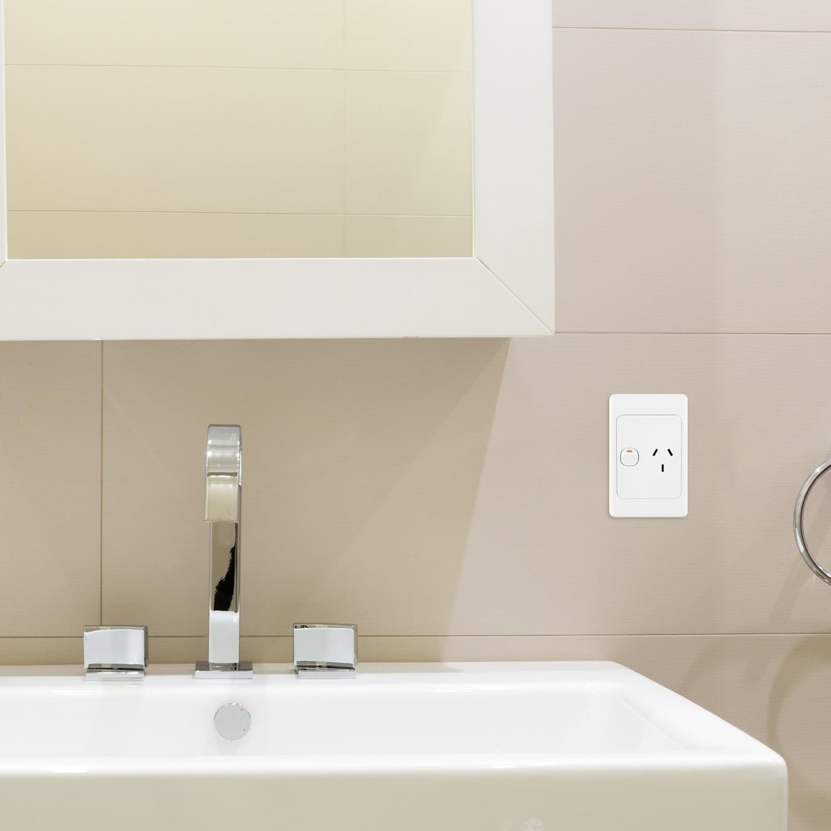 Deta Vertical Single Power Point - 250V 10A - Polycarbonate - Stylish Design - SuperSaverAU - view 3