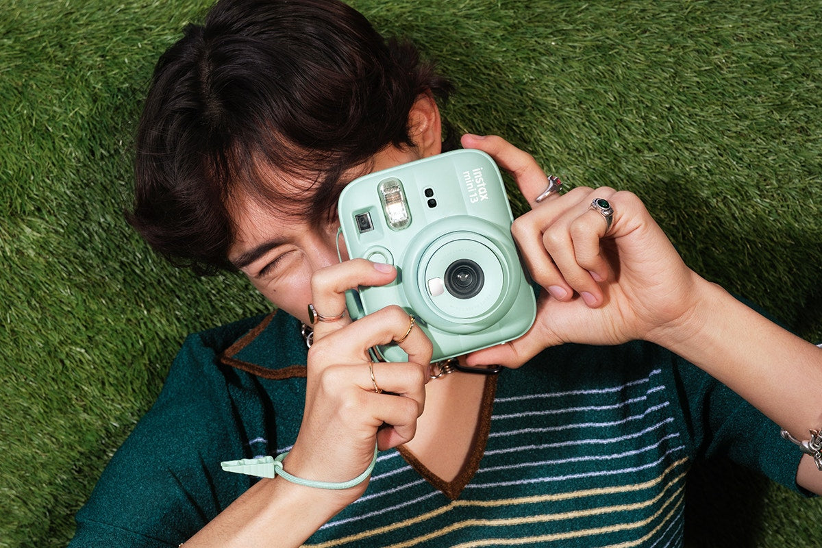 Fujifilm Instax Mini 13 Instant Camera (Lagoon Green)