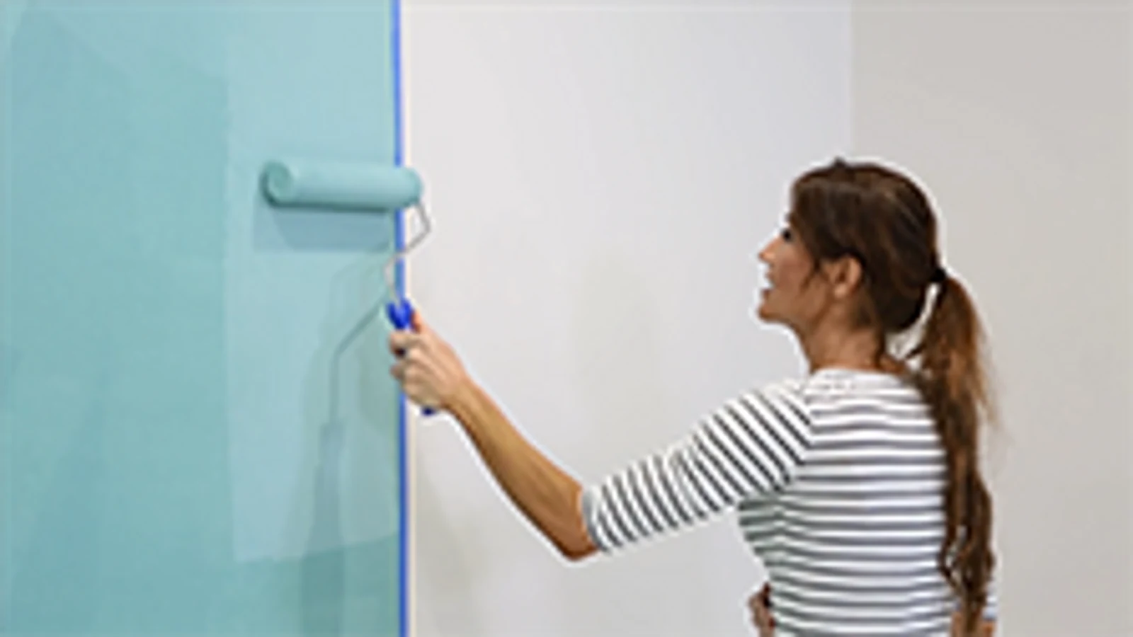 TAUBMANS Endure 2L Hi-C Red Low Sheen Interior Walls Paint Water Based UV Resistant
