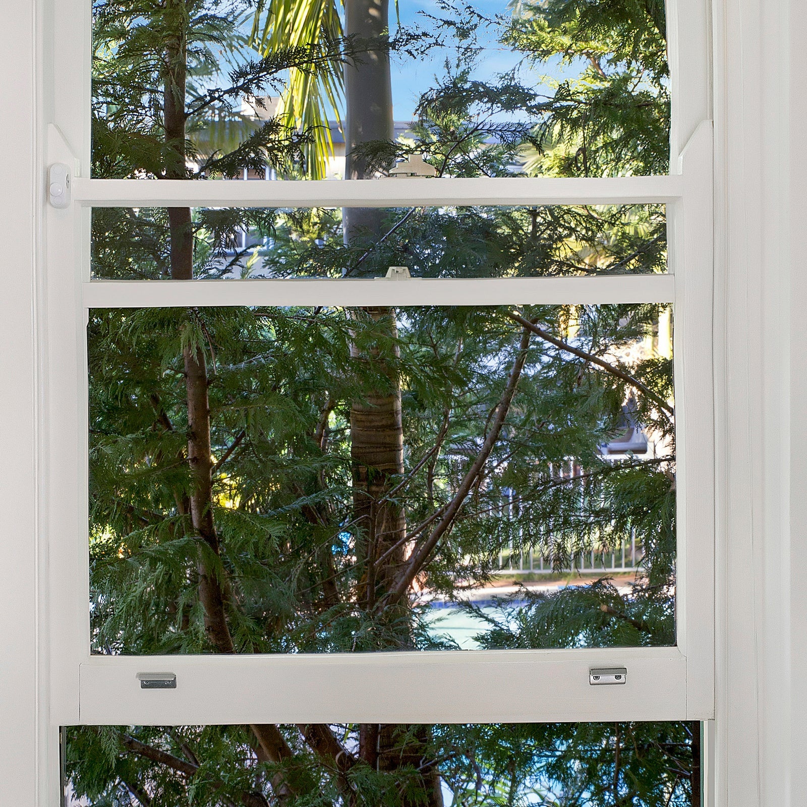 Remsafe White Lockable Multi Bolt Powdercoat Steel
