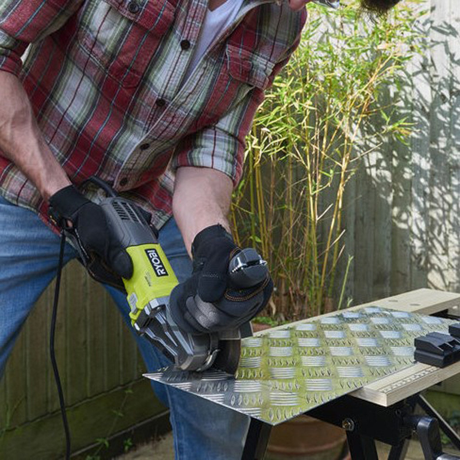 Ryobi 125mm 800W Angle Grinder RAG80125-G