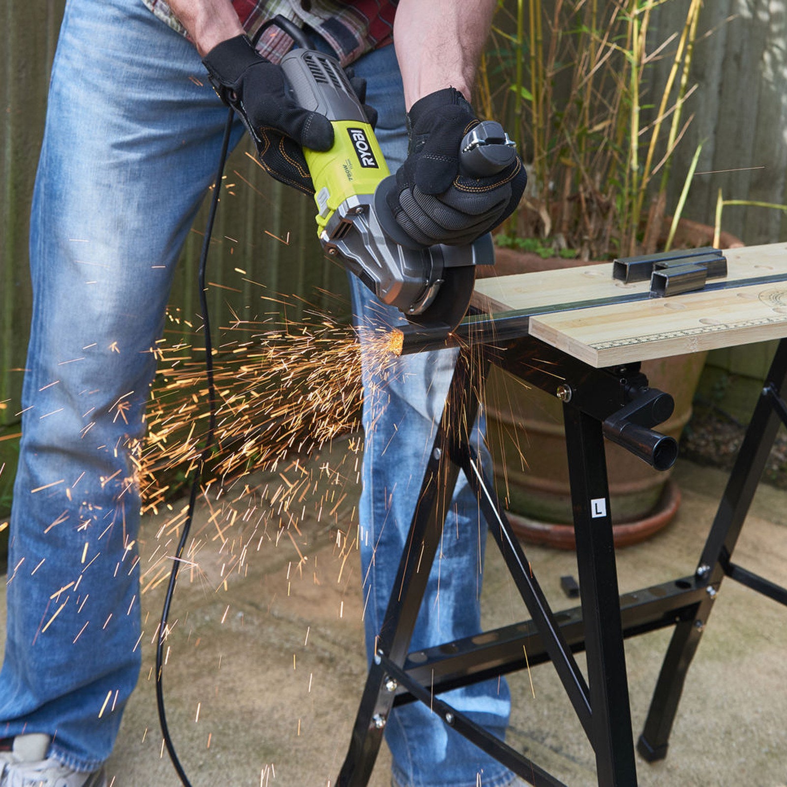 Ryobi 125mm 800W Angle Grinder RAG80125-G
