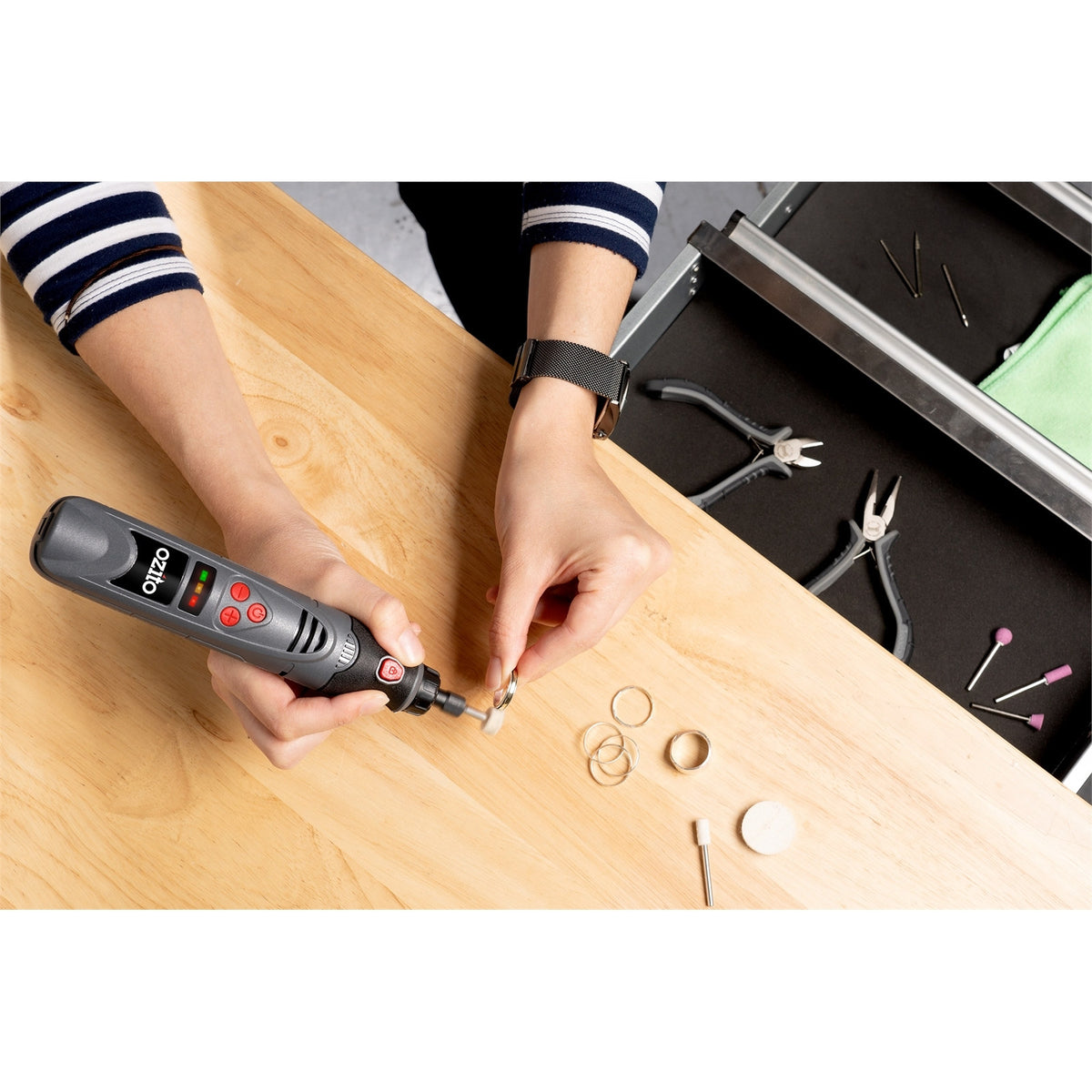 Ozito 3.6V Cordless Rotary Tool with 118 Piece Accessory Kit LRTK-036