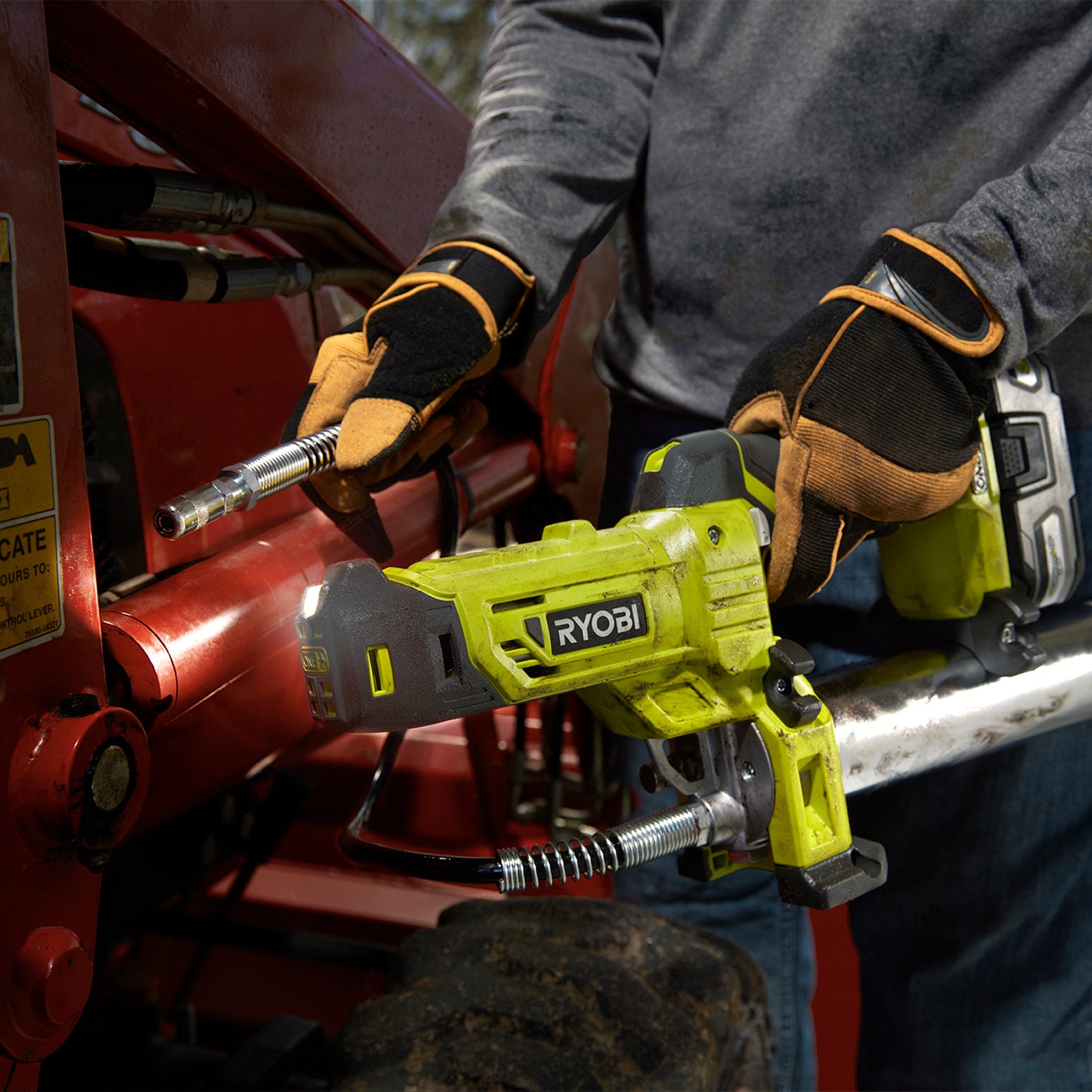 Ryobi 18V ONE+ Cordless Grease Gun R18GG450-0 - Tool Only