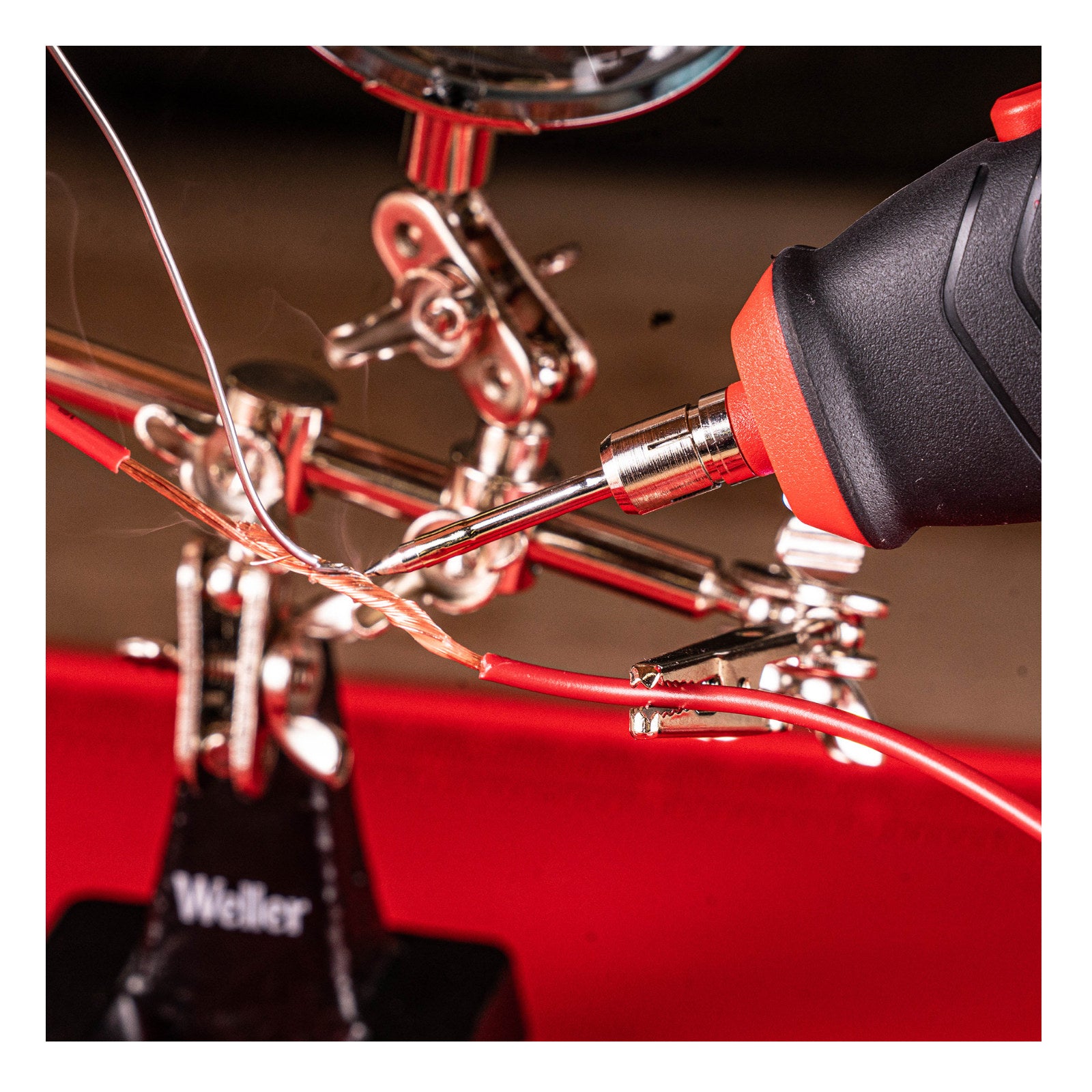 Weller WLIBA4 4.5W Cordless AA Battery Soldering Iron
