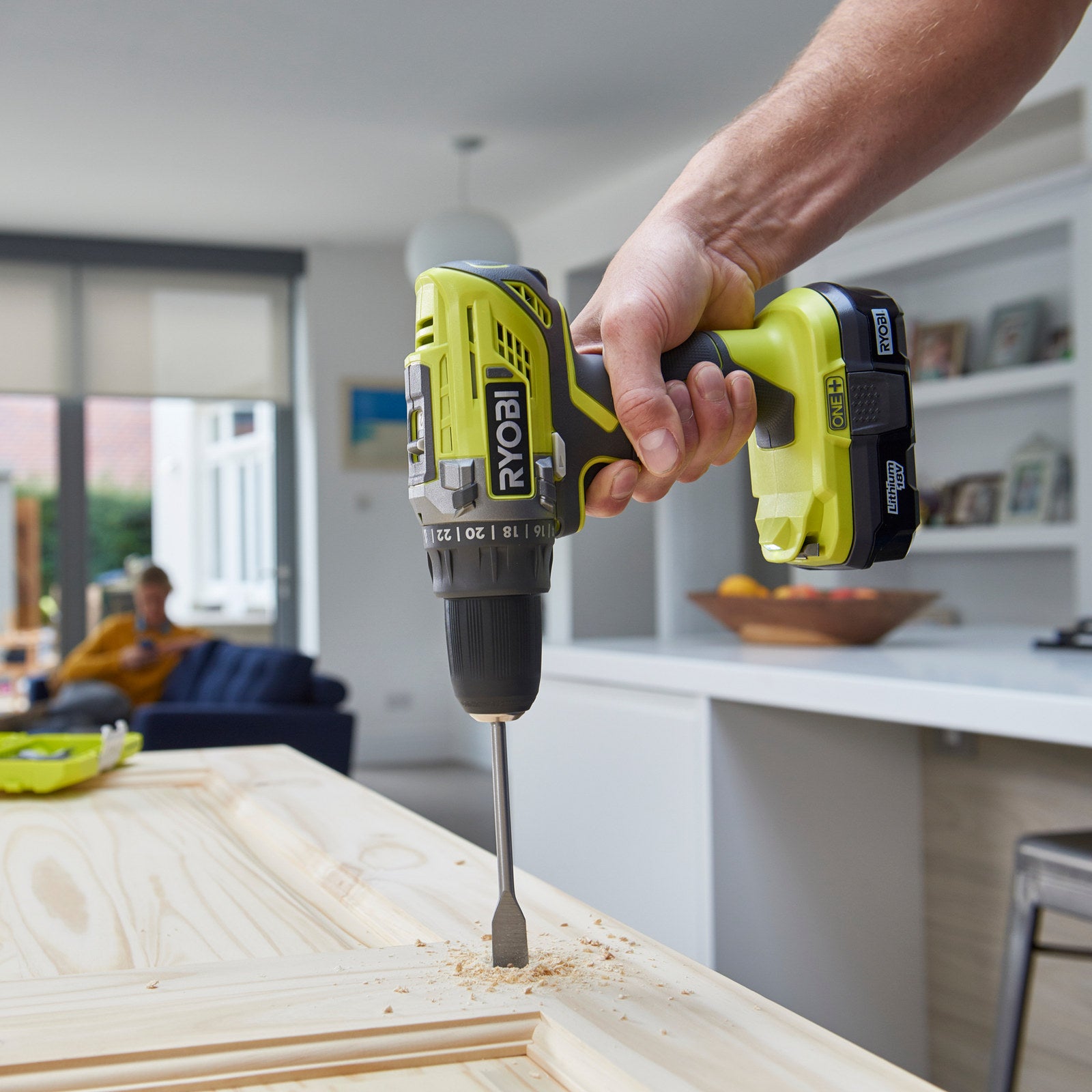 Ryobi 18V ONE+ HP 2.0/4.0Ah Compact Hammer Drill Kit