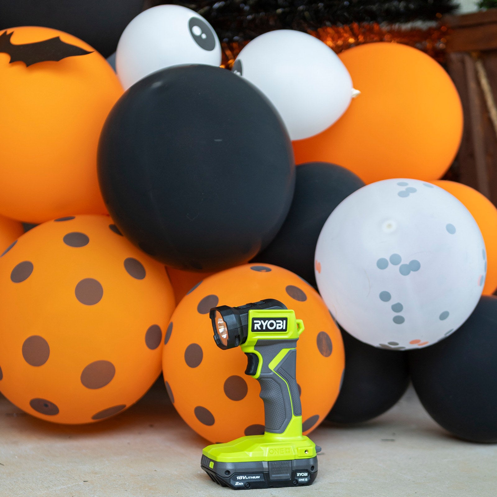 Ryobi 18V ONE+ LED Flashlight 250 Lumens - Tool Only RLF18