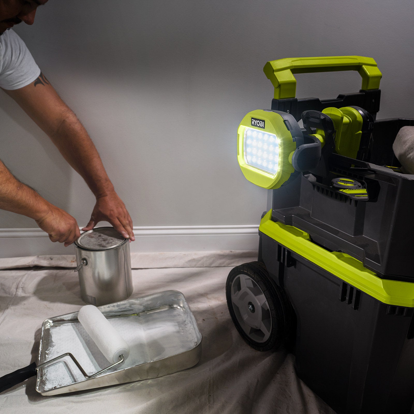 Ryobi 18V ONE+ Clamp Light RLCL18 - Tool Only