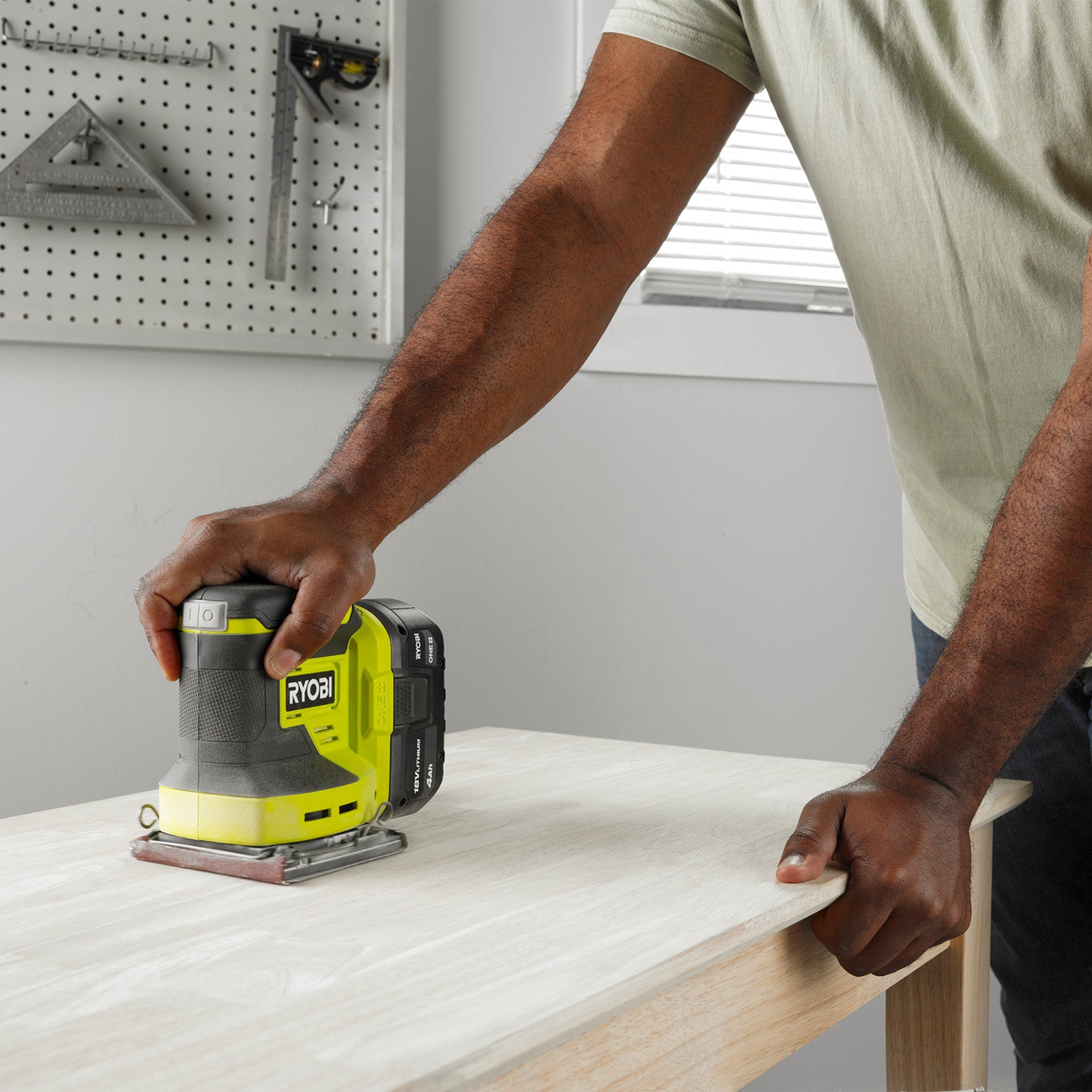 Ryobi 18V ONE+ 1/4 Sheet Sander RSS1814 - Tool Only