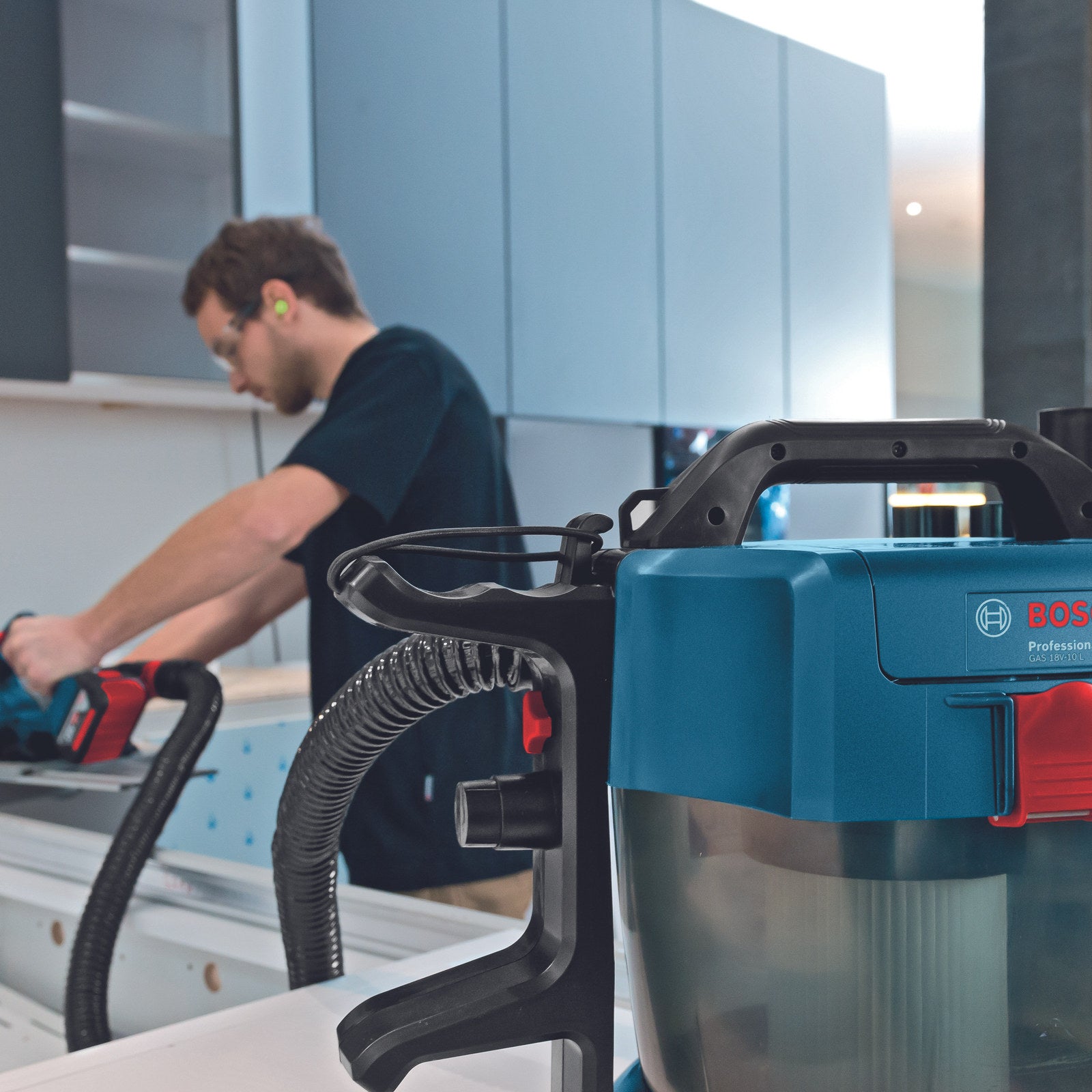 Bosch Professional 18V 10L Cordless Wet and Dry Vacuum GAS 18V-10 L - Skin Only