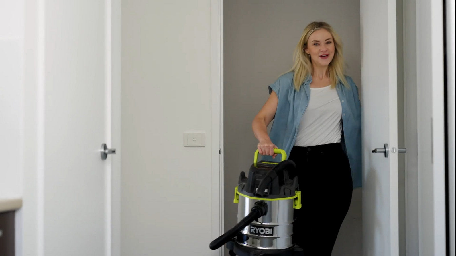 Ryobi 18V ONE+ 4L Wet And Dry Compact Vacuum - Tool Only (RWDV184)