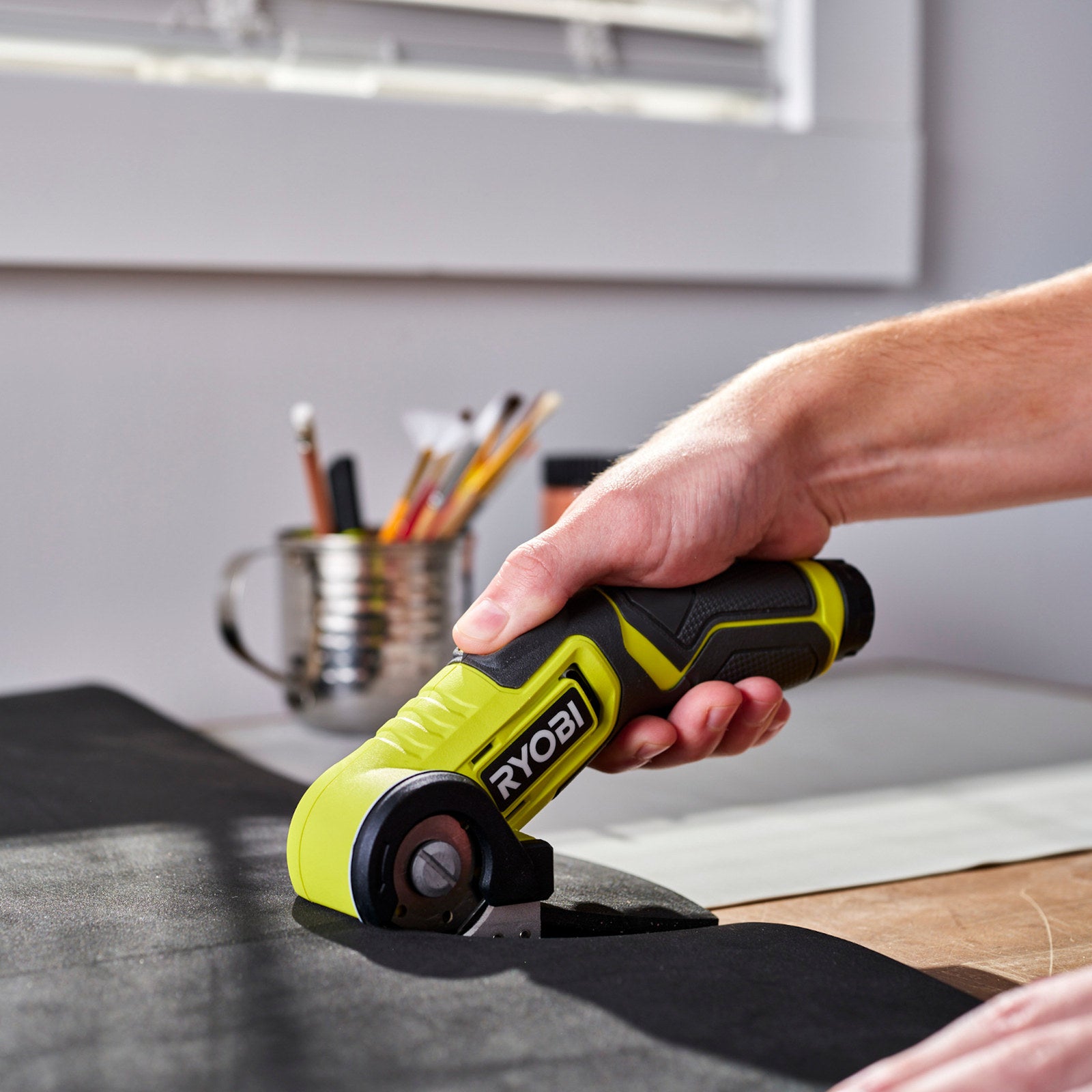 Ryobi USB Lithium Power Cutter 2Ah Kit (RCT4K)