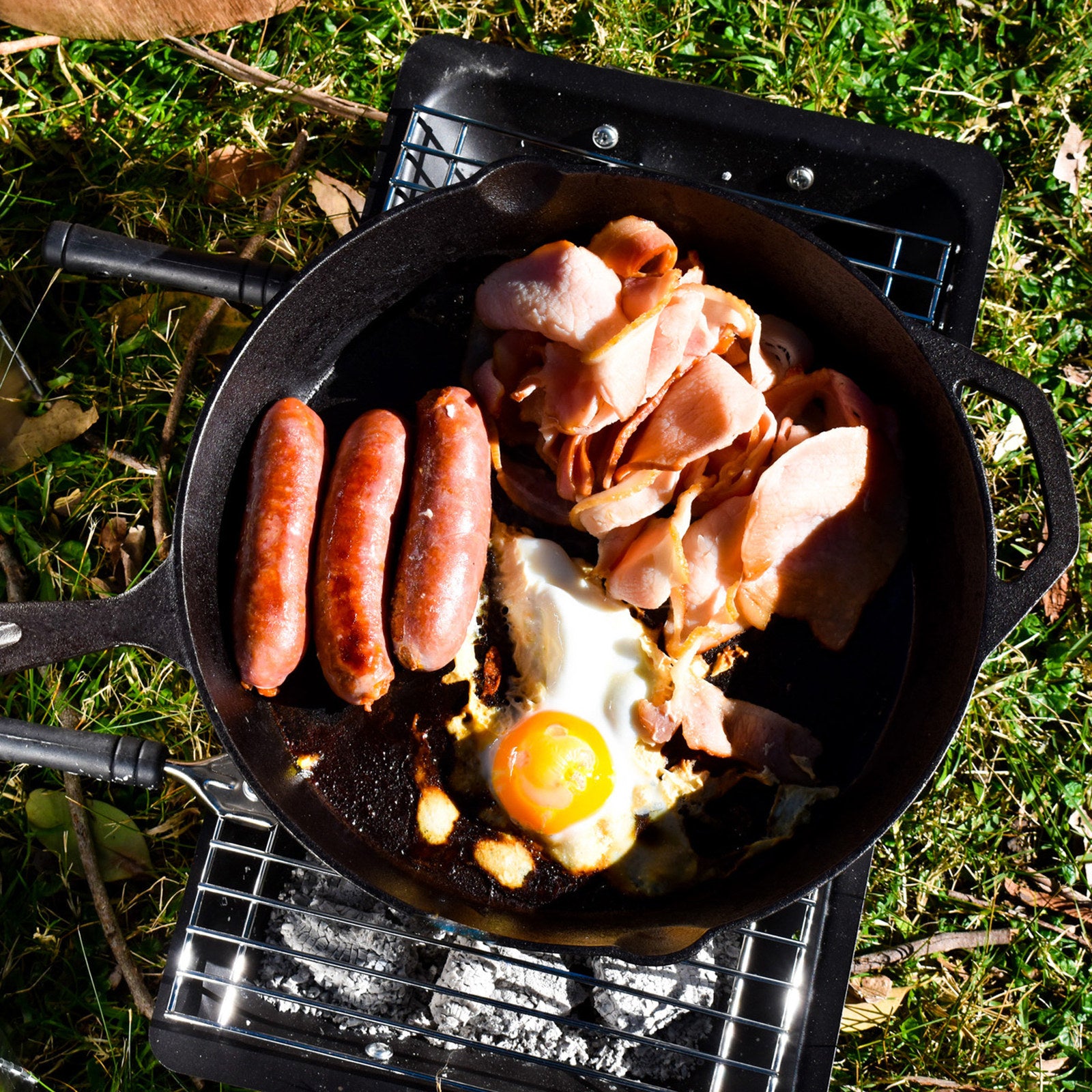 Jumbuck 2.5L Large Cast Iron Skillet for Camping and Outdoor Cooking