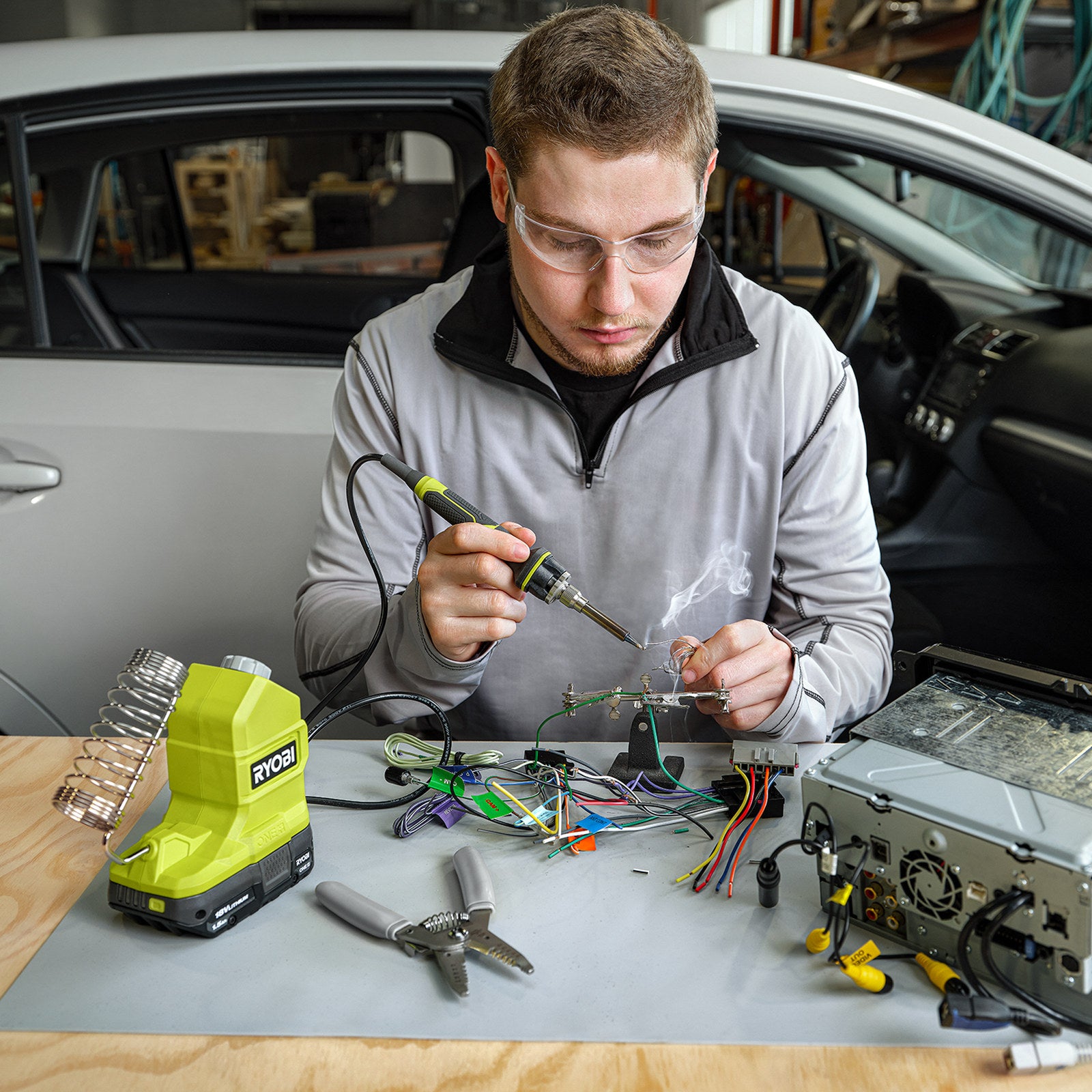 Ryobi 18V ONE+ Variable Temperature Soldering Iron, Cordless, Tool Only RSI18