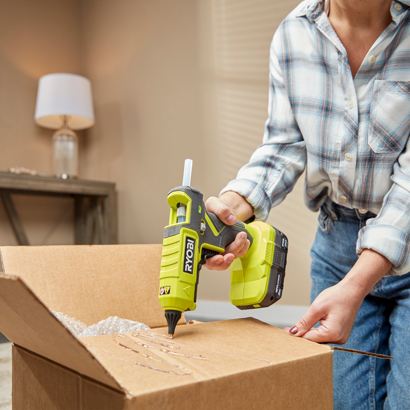 Ryobi 18V ONE+ Dual Temperature Glue Gun, 11mm, Cordless, Built-In Stand, Tool Only RGL18