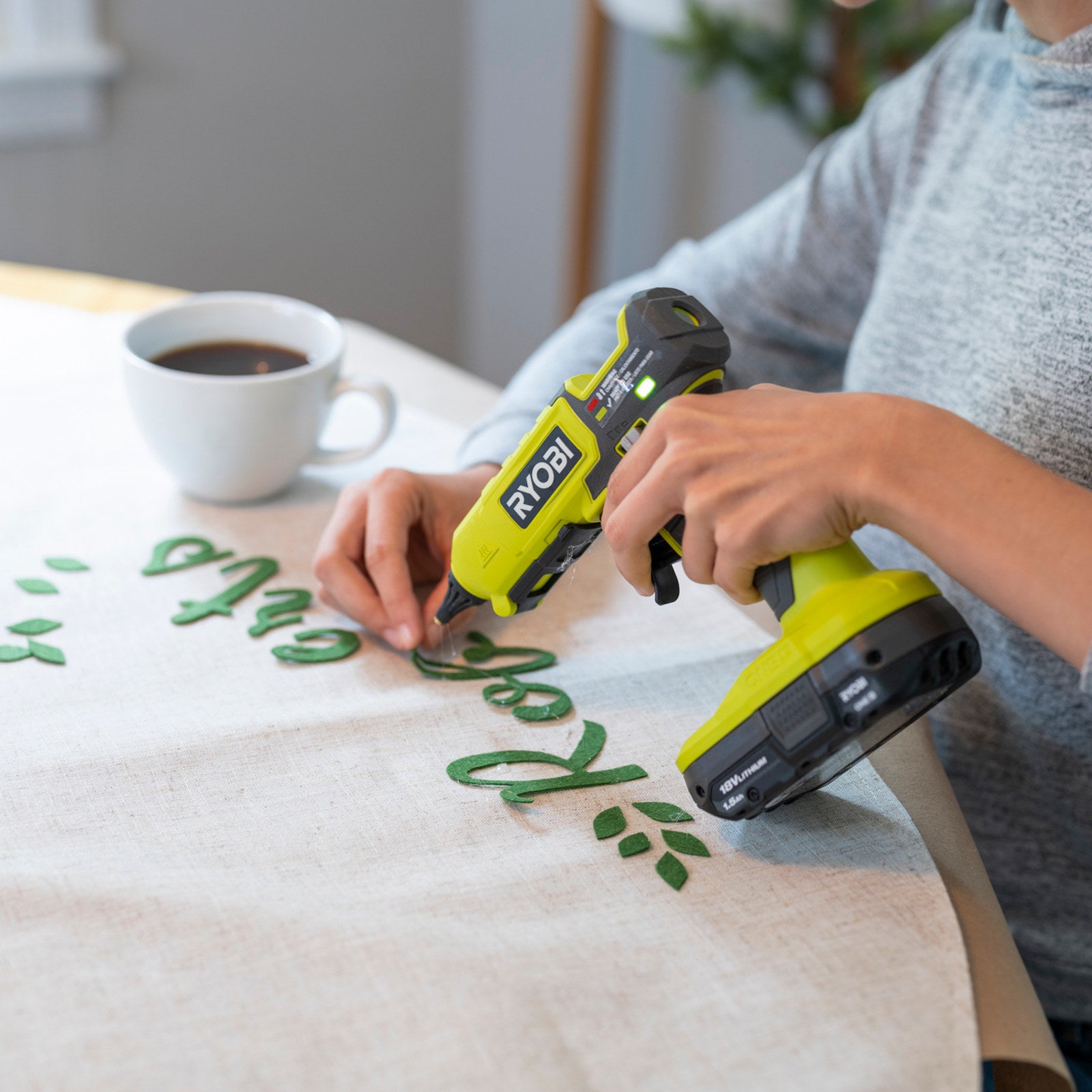 Ryobi 18V ONE+ Dual Temperature Glue Gun, 11mm, Cordless, Built-In Stand, Tool Only RGL18