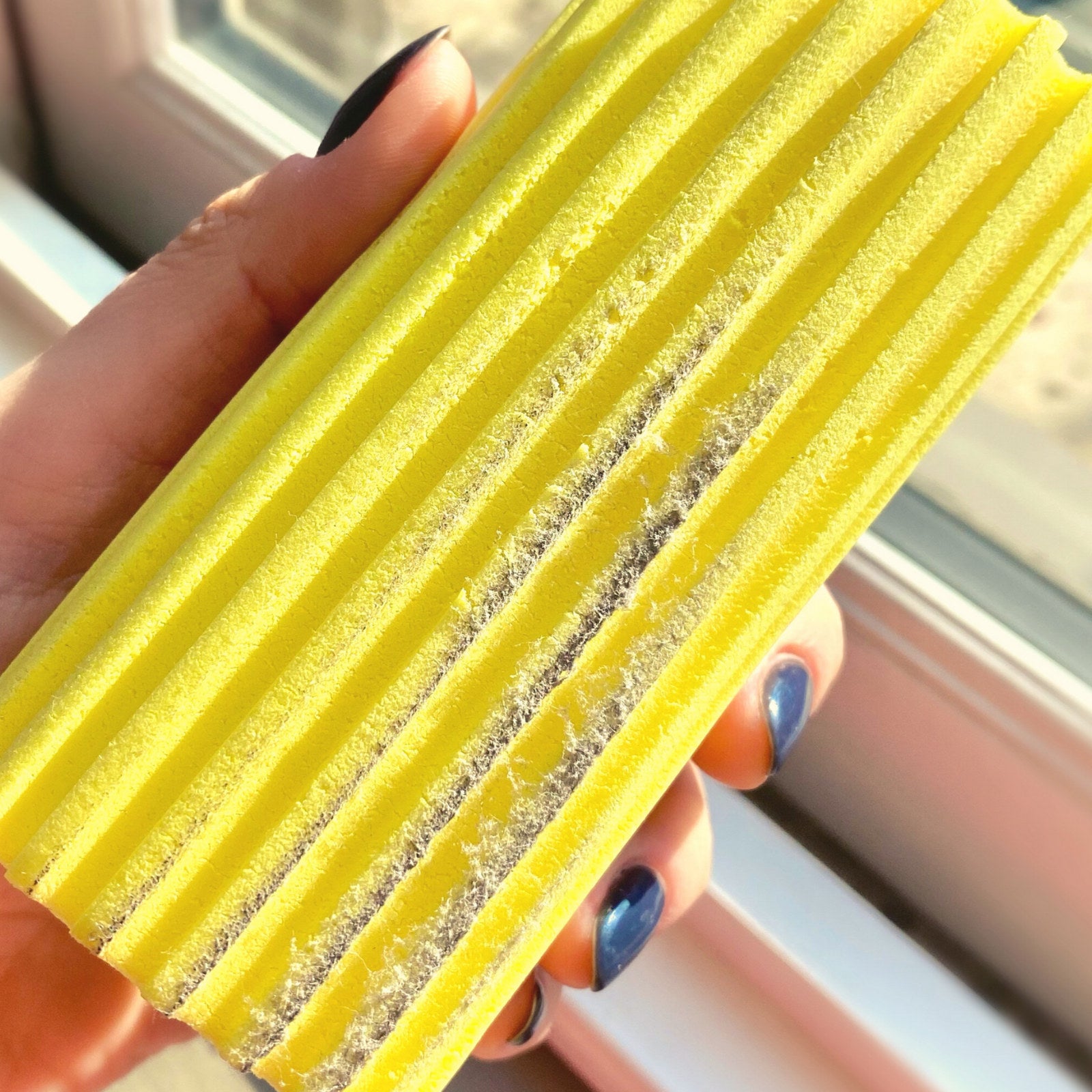 Scrub Daddy Damp Duster, Reusable Dust-Trapping Duster, 1 Pack