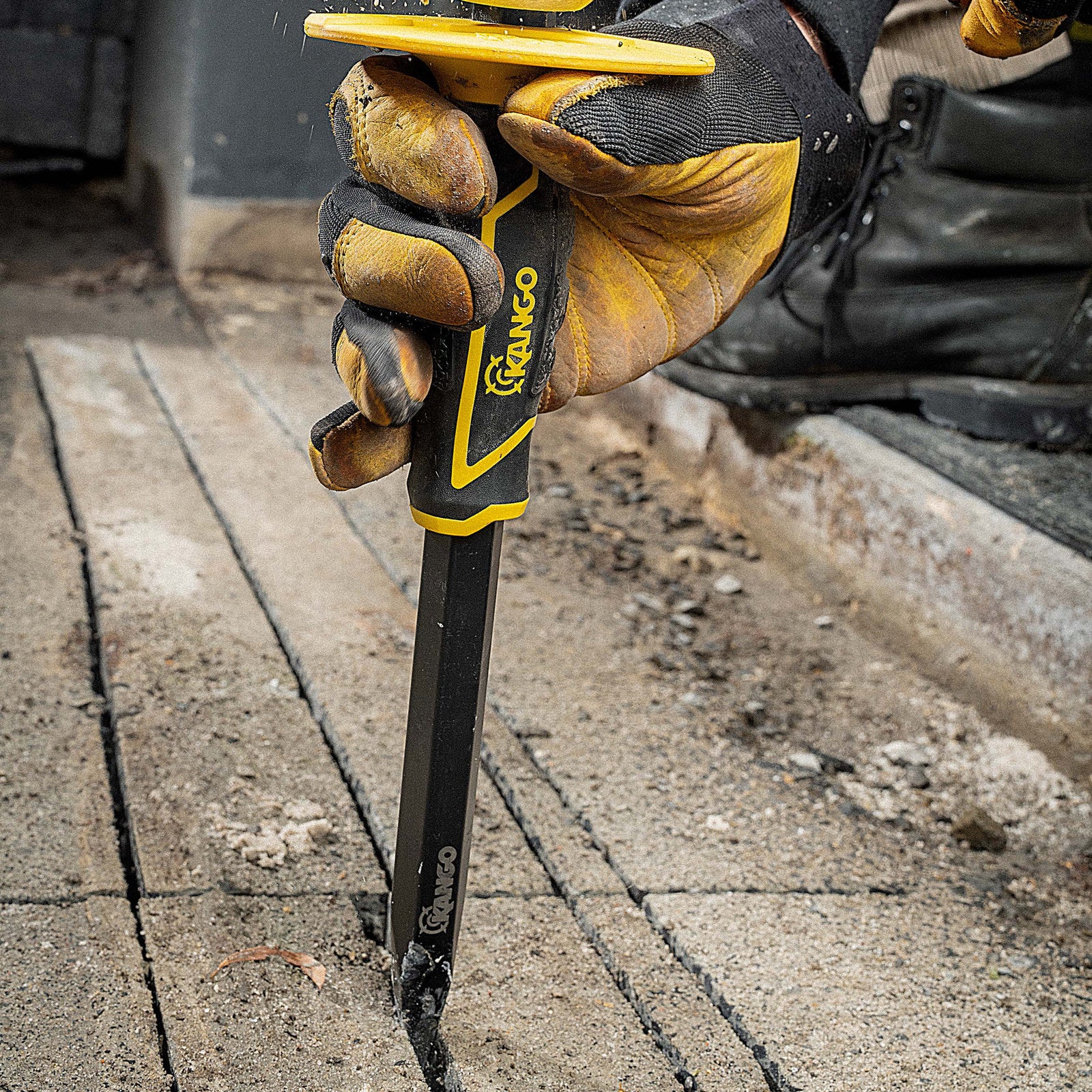 Kango 44mm Masonry Chisel for Cutting & Splitting Brick, Tile & Concrete