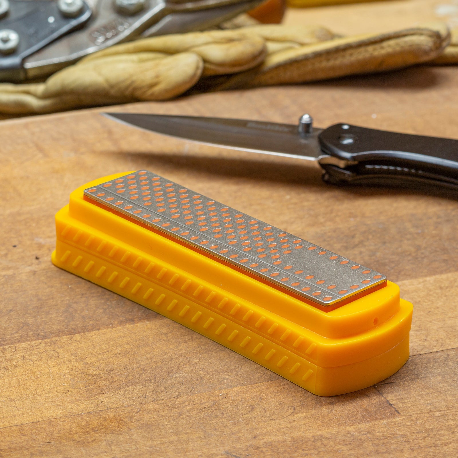 Smith's 4" Fine Diamond Sharpening Stone with Cover for Knives