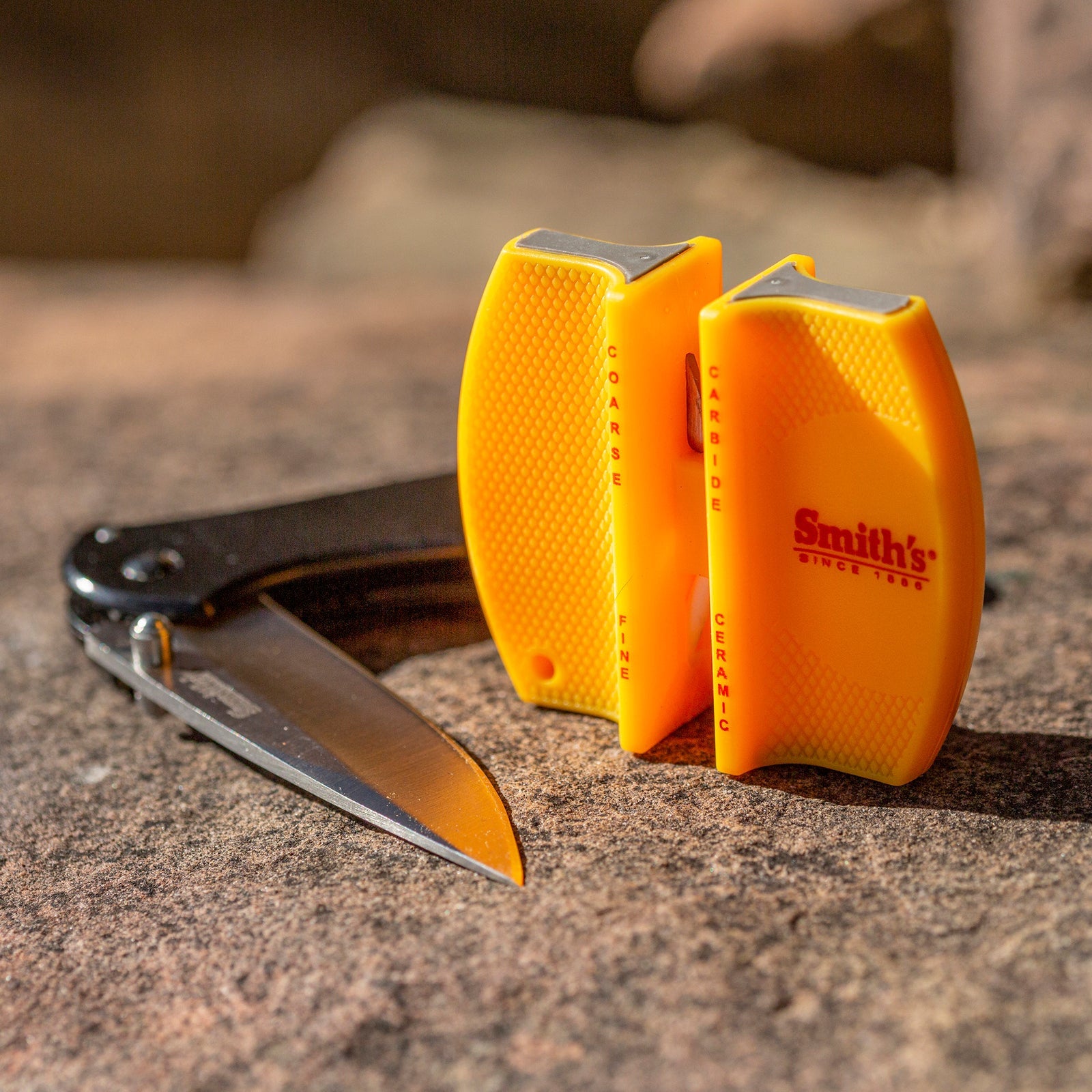 Smith's 2-Step Knife Sharpener, Tungsten Carbide & Ceramic, 20° Preset