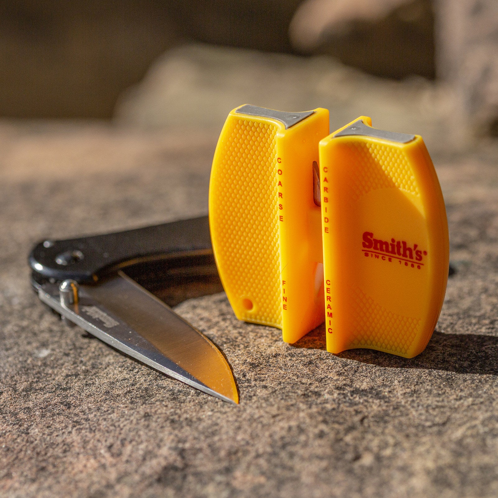 Smith's 2-Step Knife Sharpener, Tungsten Carbide & Ceramic, 20° Preset