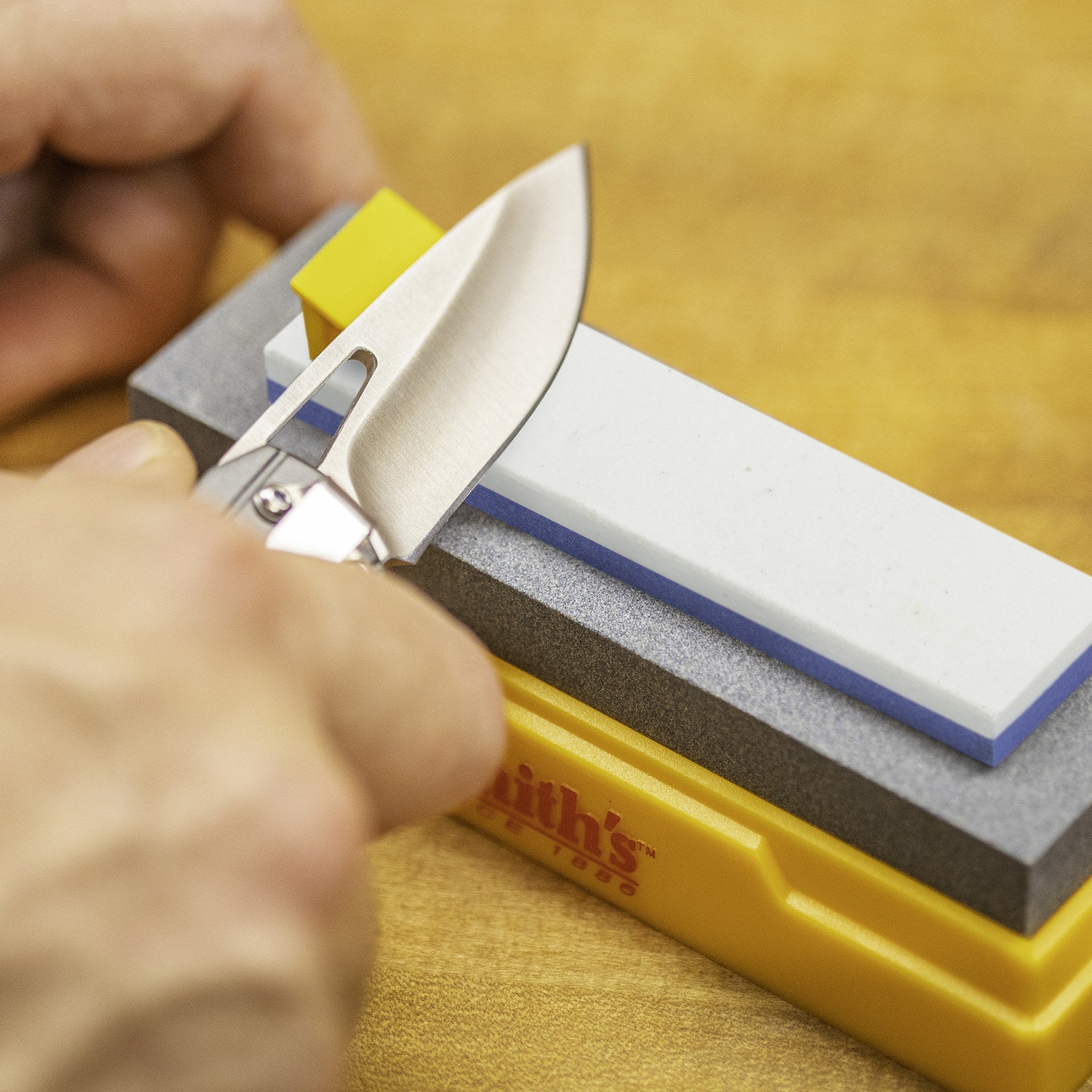 Smith's Combination Bench Stone Kit with Honing Solution