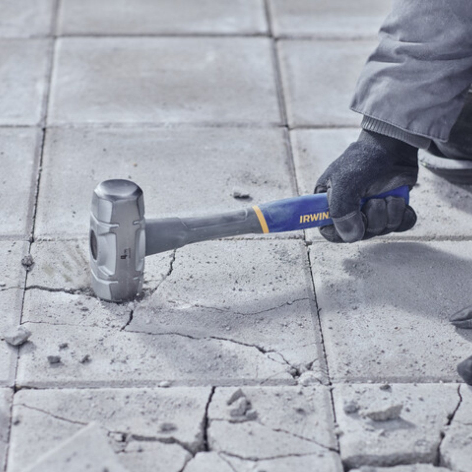 Irwin 4lb Sledge Hammer, Fibreglass Core Handle