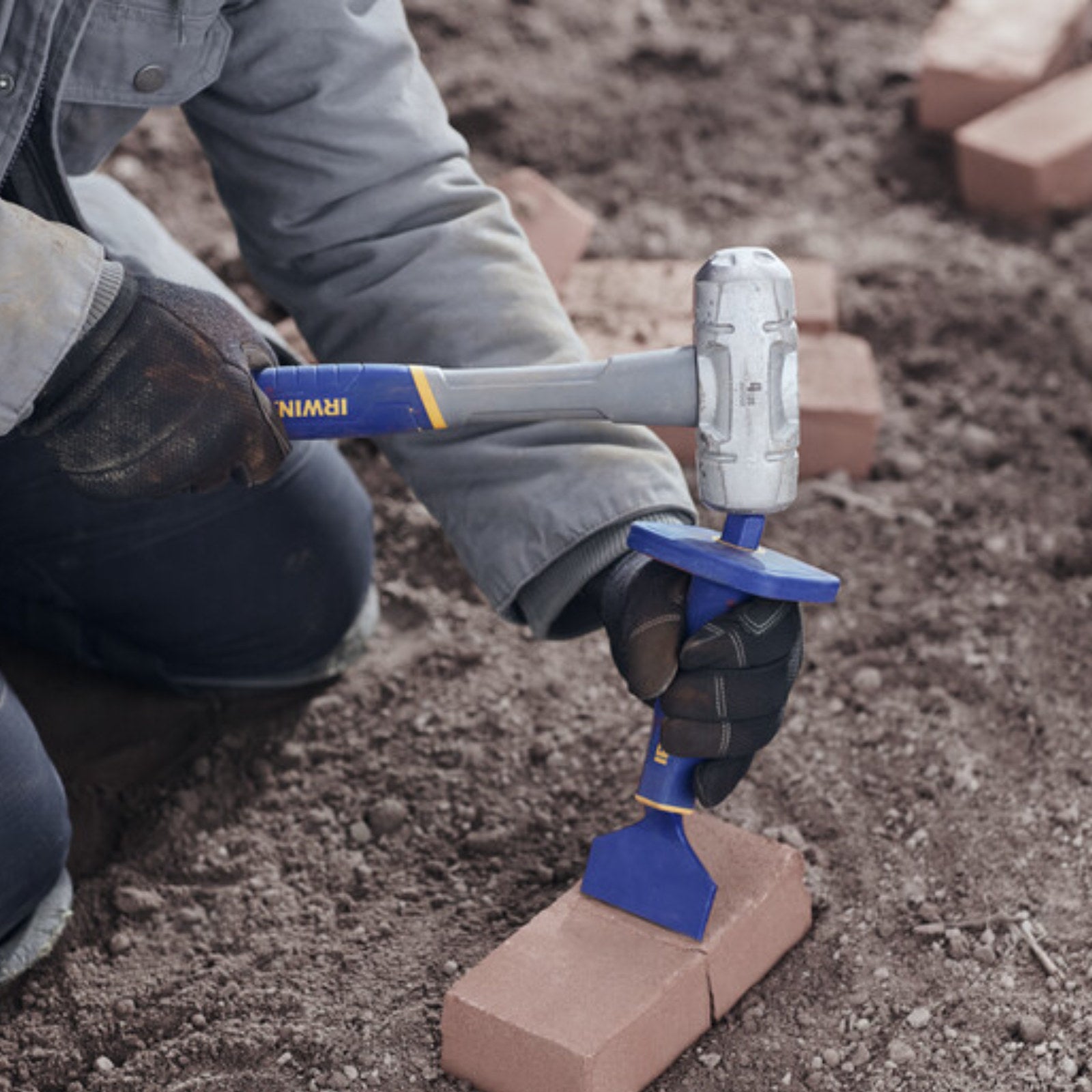Irwin 4lb Sledge Hammer, Fibreglass Core Handle