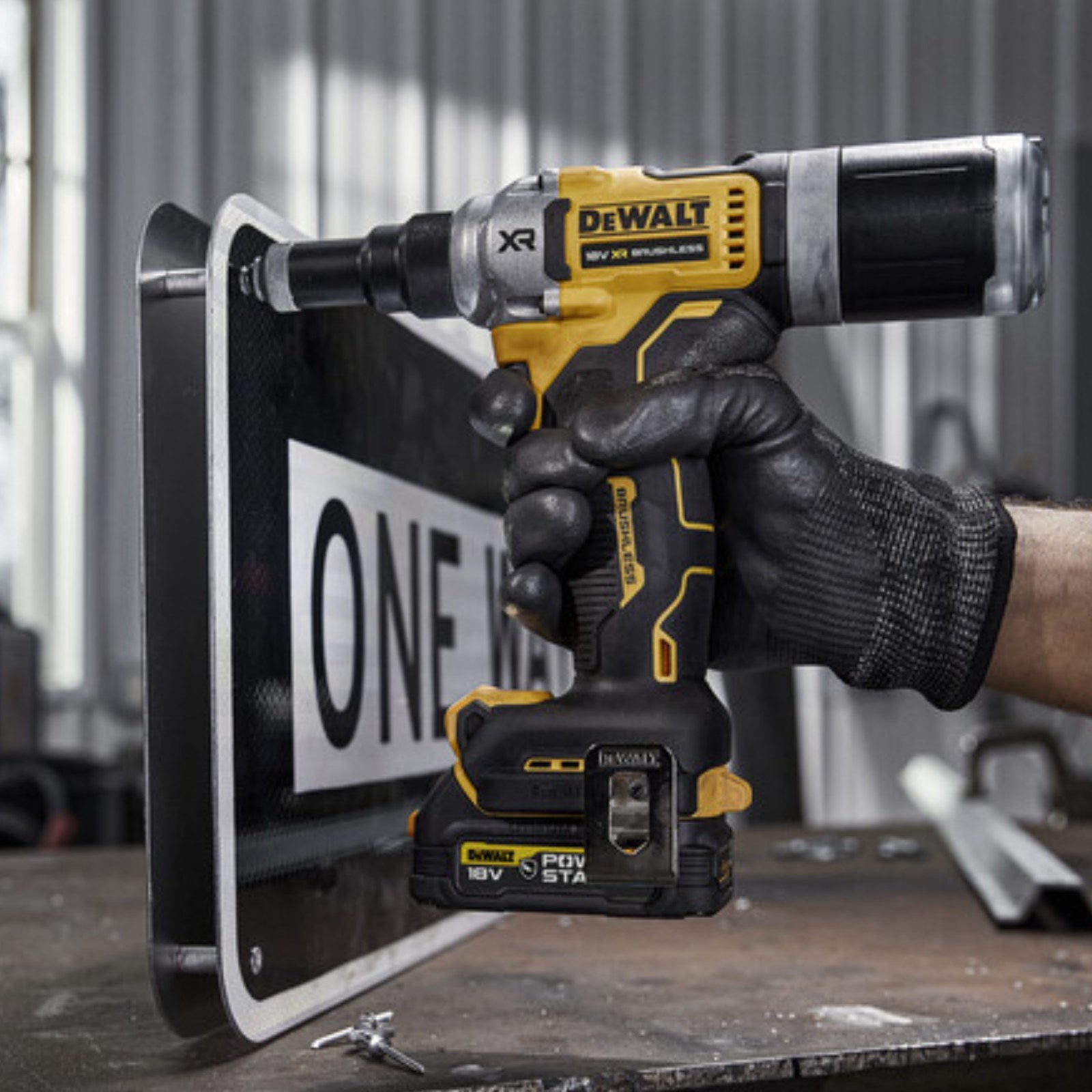 DeWALT 18V 6.4mm Cordless Rivet Gun DCF414NT-XJ - Bare Unit