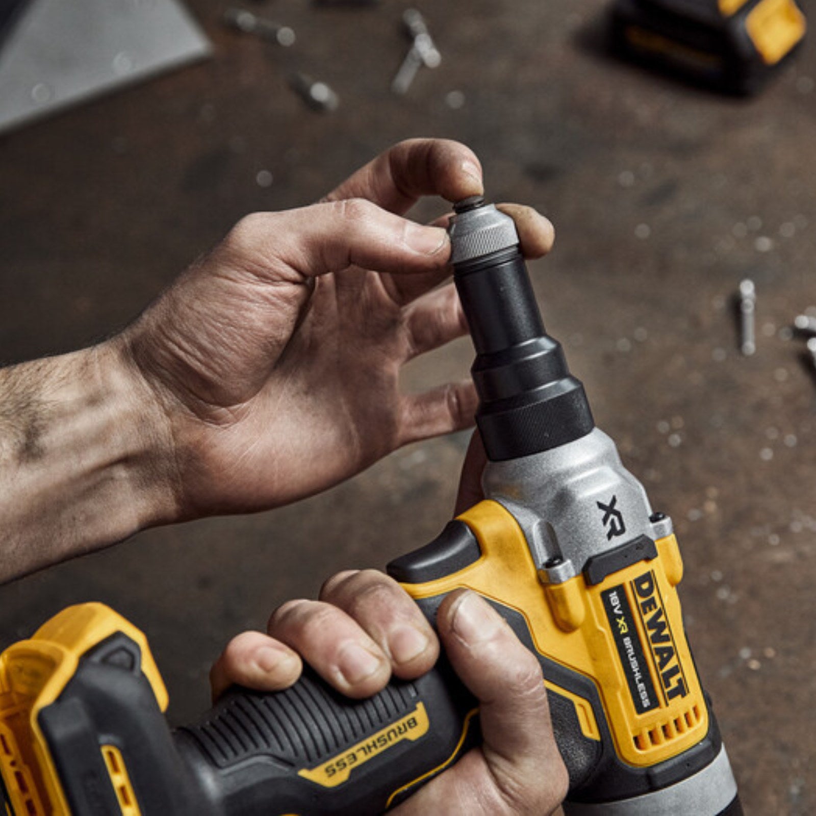 DeWALT 18V 6.4mm Cordless Rivet Gun DCF414NT-XJ - Bare Unit