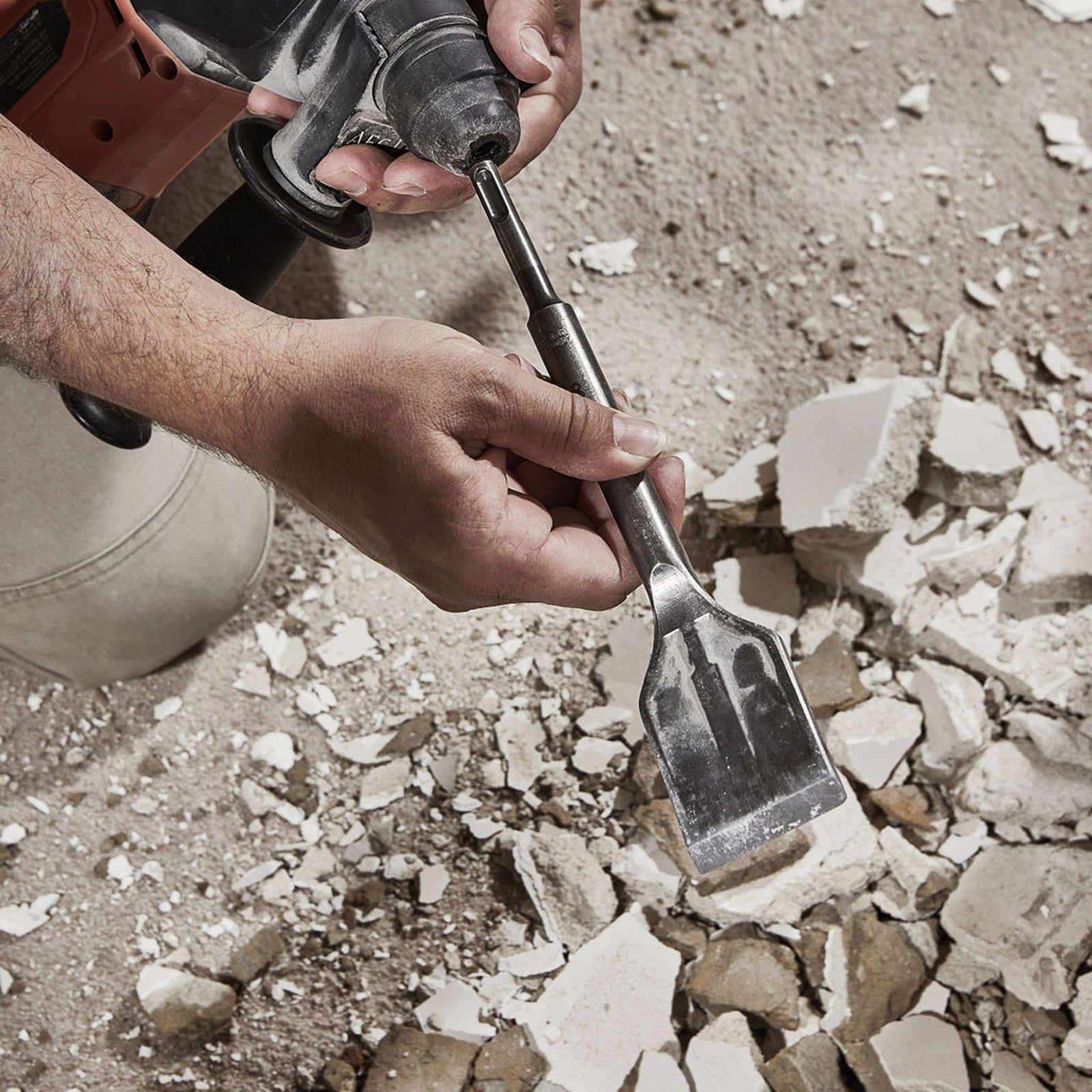 Kango 50mm x 250mm SDS Plus Self-Sharpening Angled Tiling Chisel