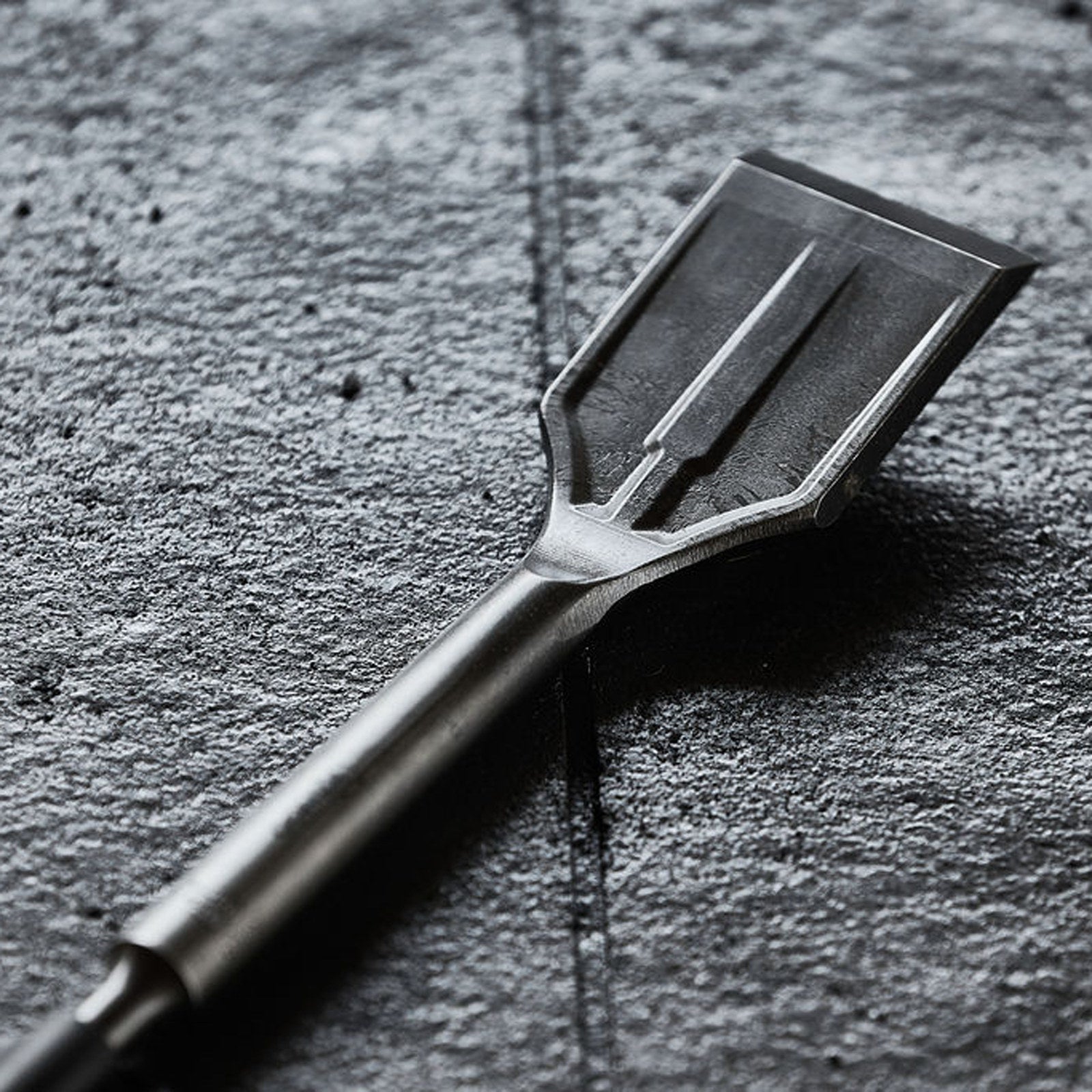 Kango 50mm x 250mm SDS Plus Self-Sharpening Angled Tiling Chisel