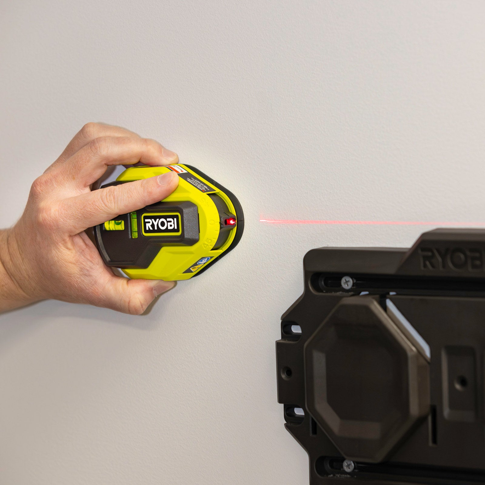 Ryobi Airgrip Line Laser RELL1004 with Vacuum Suction Base