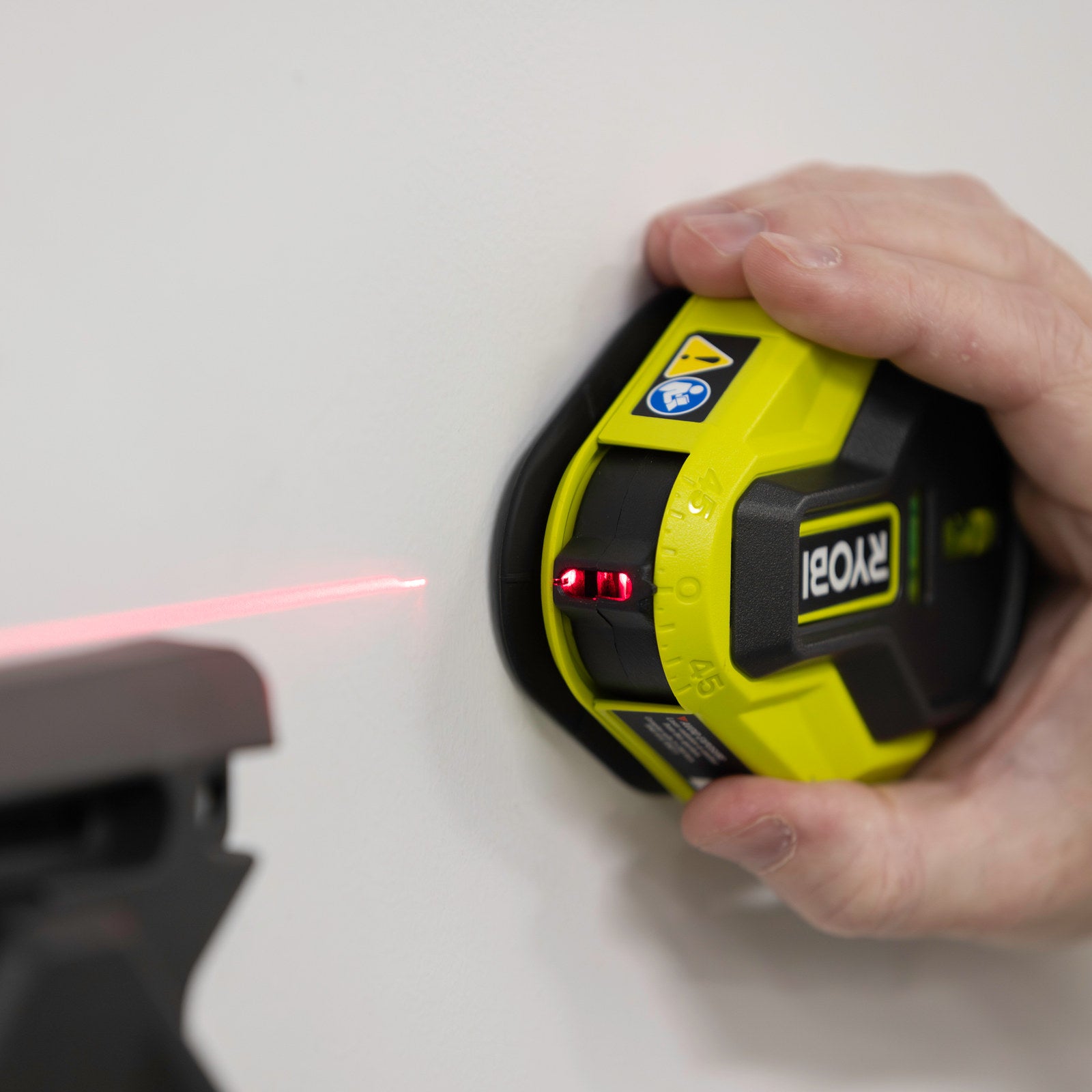Ryobi Airgrip Line Laser RELL1004 with Vacuum Suction Base