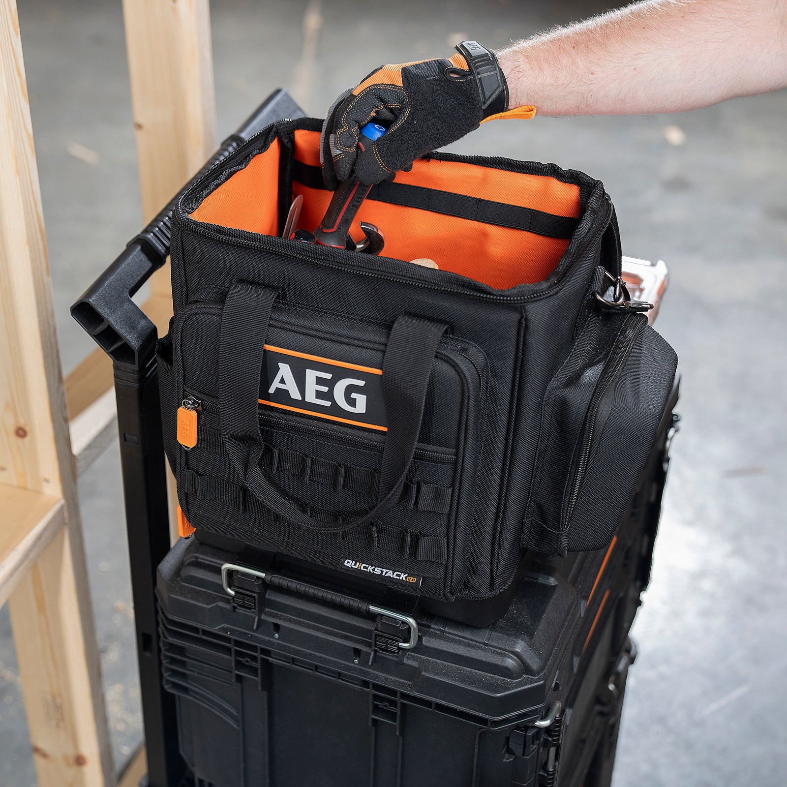 AEG QUICKSTACK 2.0 Half-Size Technicians Tool Bag with 33 Pockets