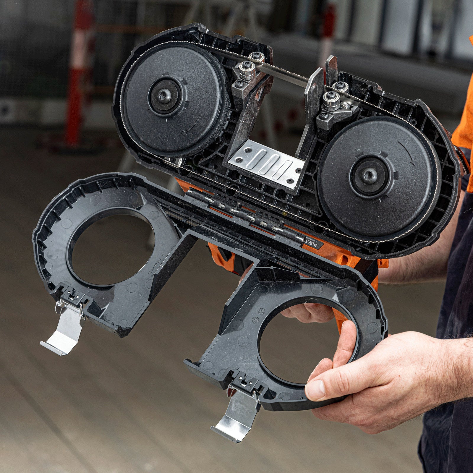 AEG 18V Sub Compact Brushless 63mm Band Saw A18SBSBL630 - Skin Only