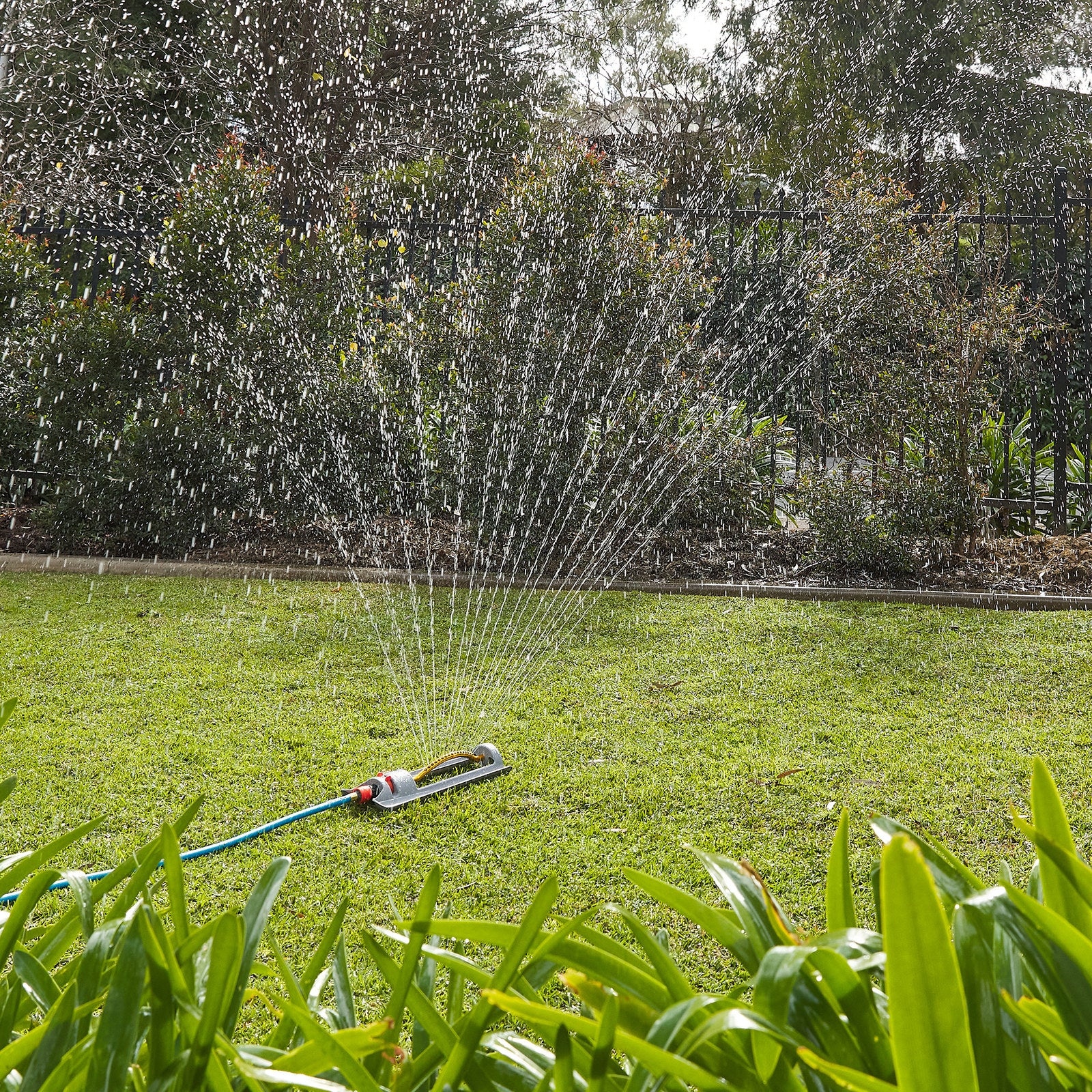 Pope Rainmaker Oscillating Garden Sprinkler for Medium to Large Lawns