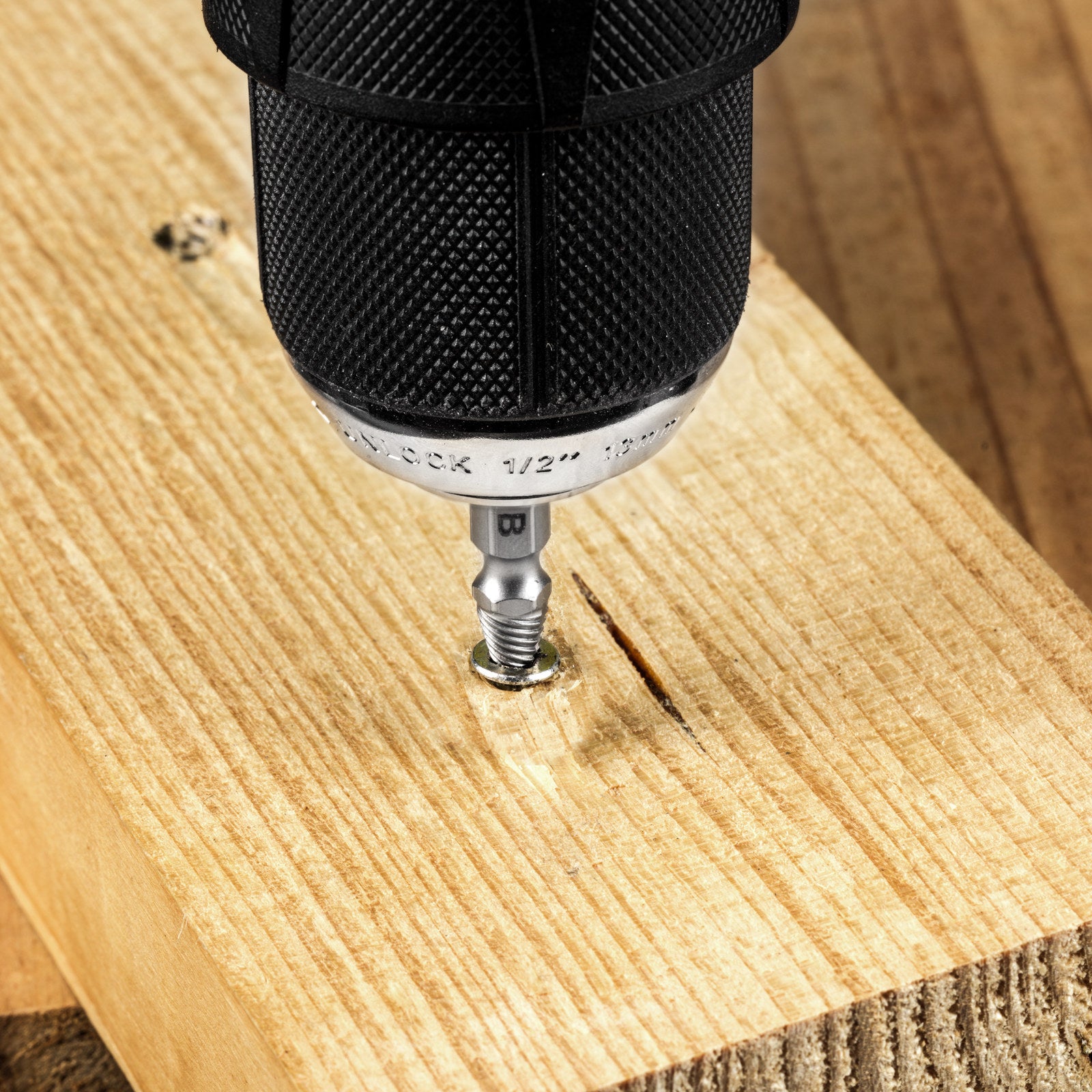 Kango 4 Piece Screw Extractor Set - Removes Stripped, Broken & Rounded Screws and Bolts