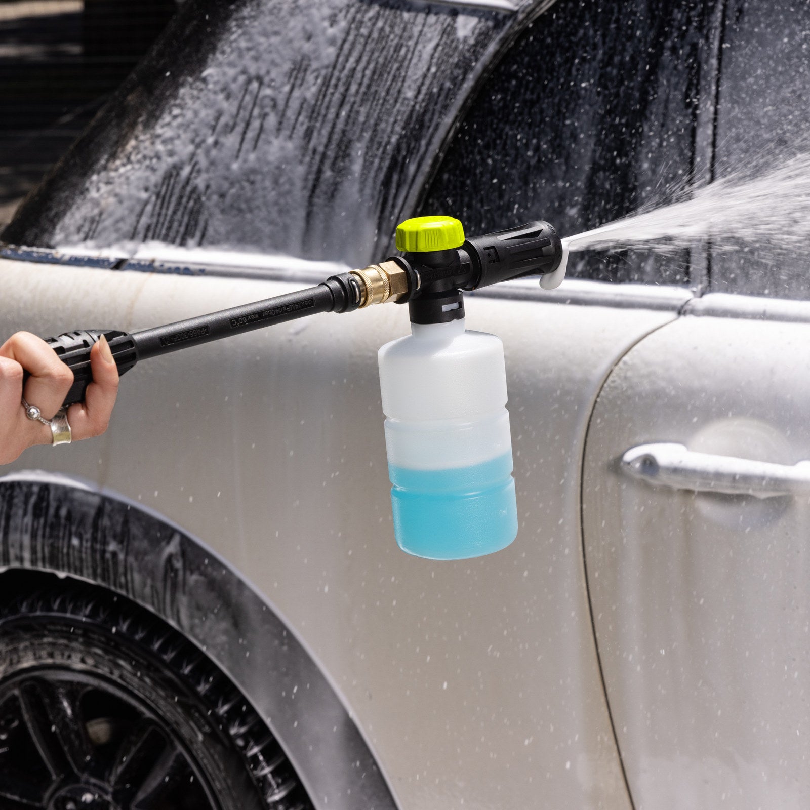 Ryobi Pressure Washer Detergent Bottle 600ml - 1/4" Quick-Connect Soap Applicator