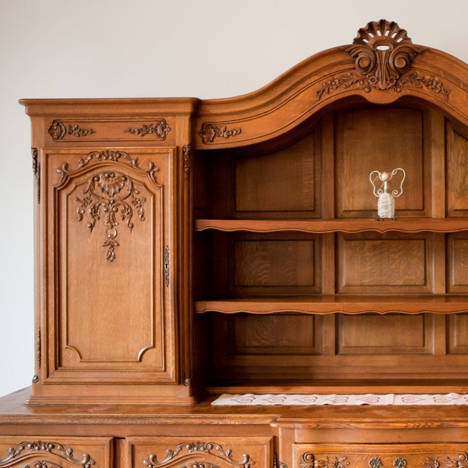 Feast Watson 1L French Polish Oil-Based Clear Timber Varnish