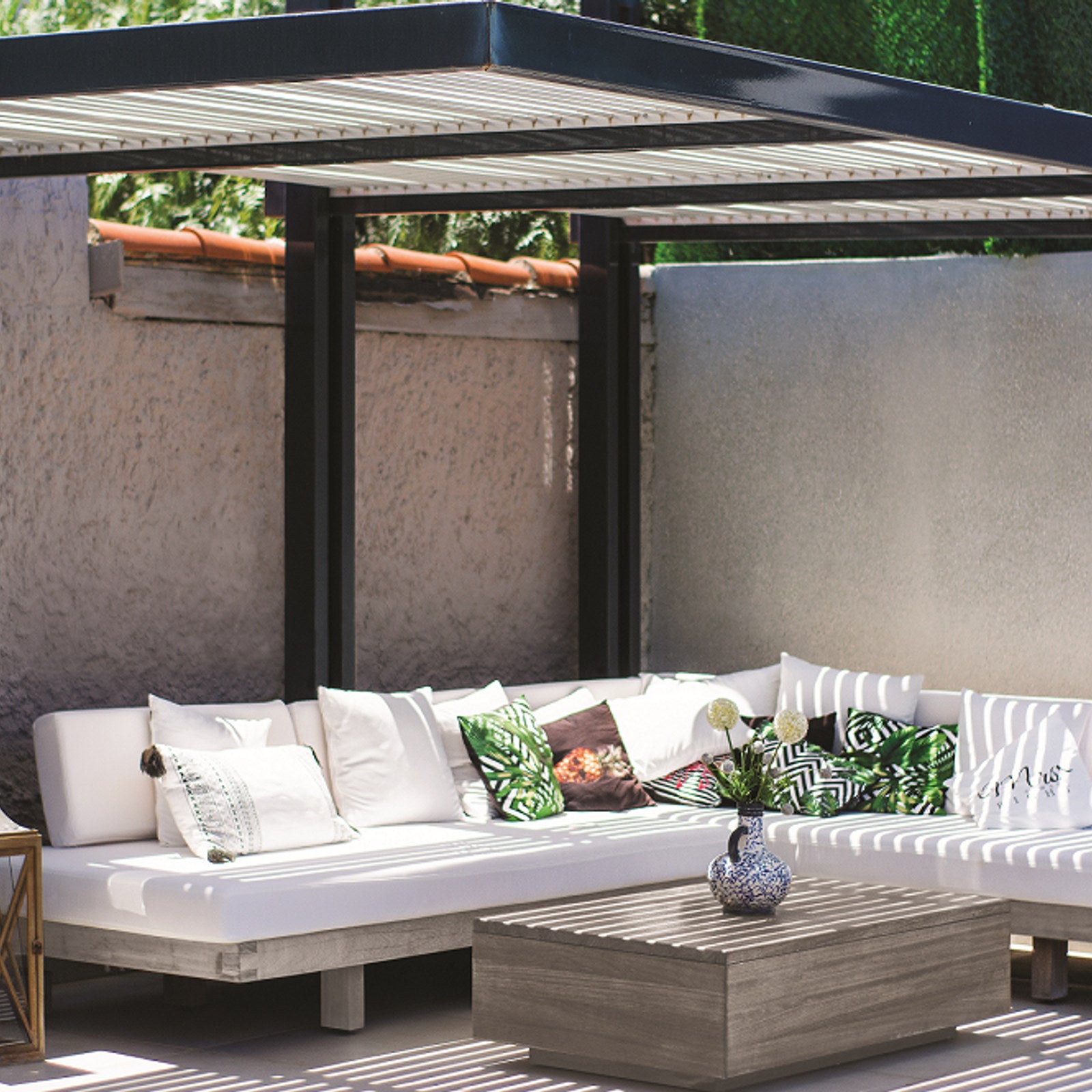 Feast Watson Outdoor Furniture Oil 500ml Clear UV Resistant Waterproof