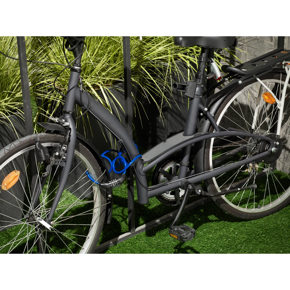 Master Lock 1.8m x 8mm Combination Bike Lock - Braided Steel, Vinyl Coated