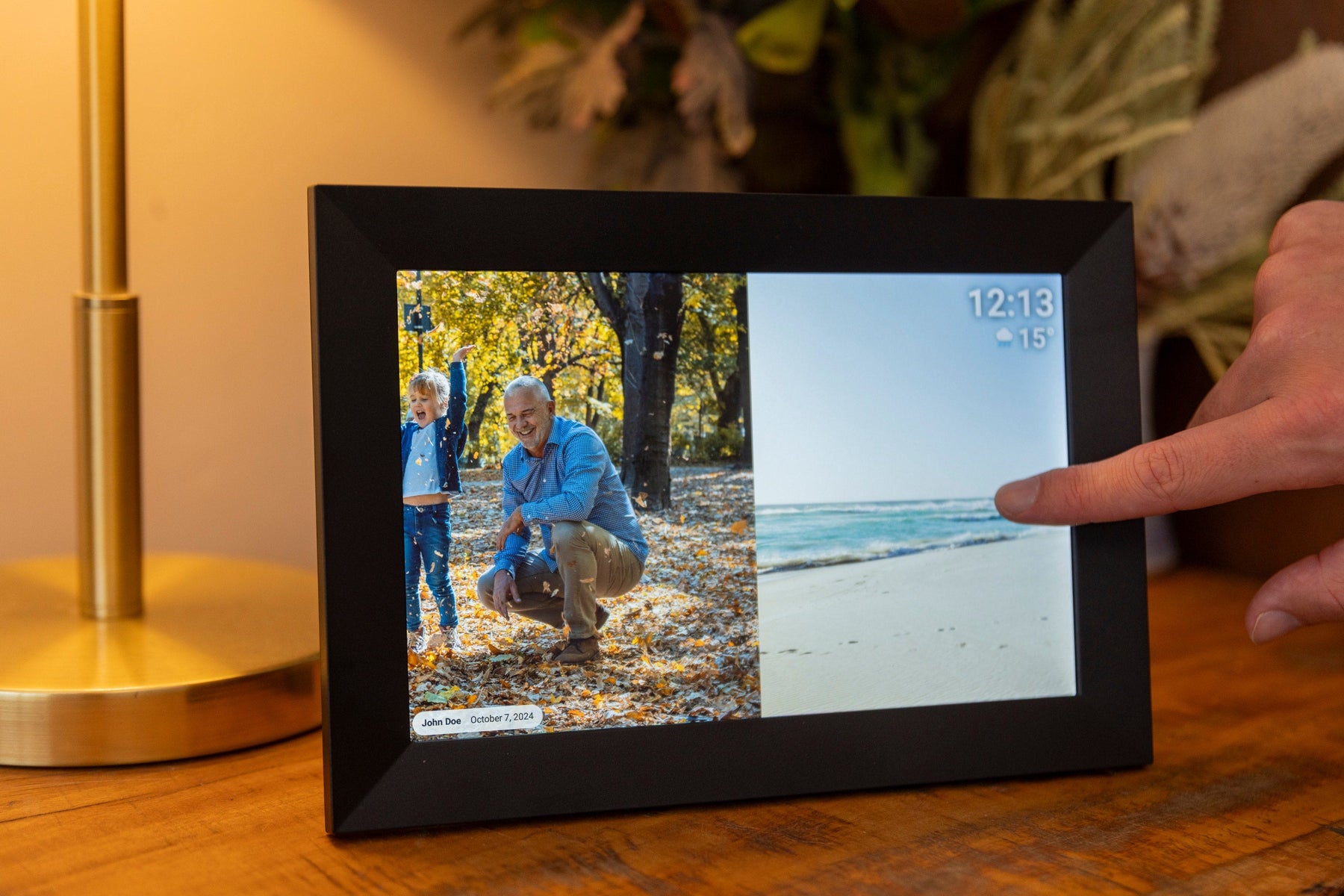 Kogan 10.1" Wi-Fi Digital Photo Frame with Frameo App - 32GB,Black - SuperSaverAU - view 12