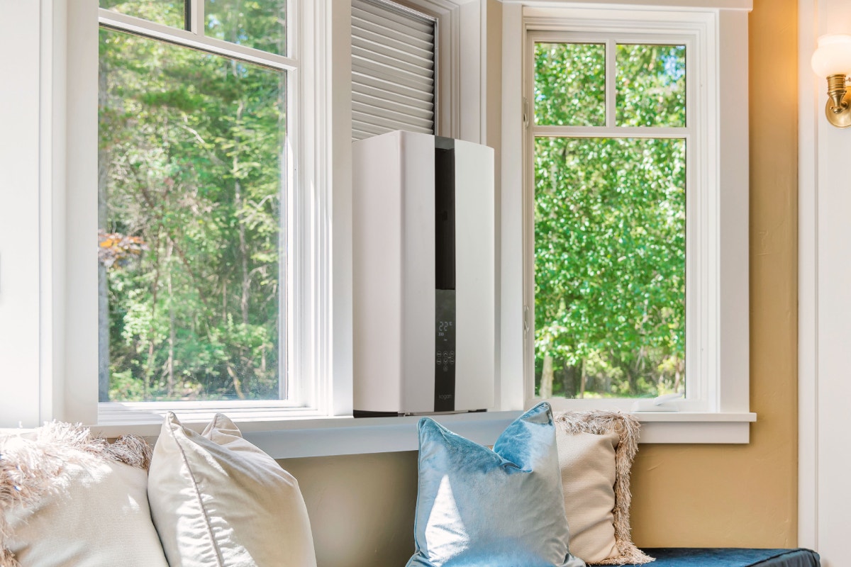Kogan SmarterHome™ 3.0kW Inverter Vertical Window Air Conditioner (Reverse Cycle)