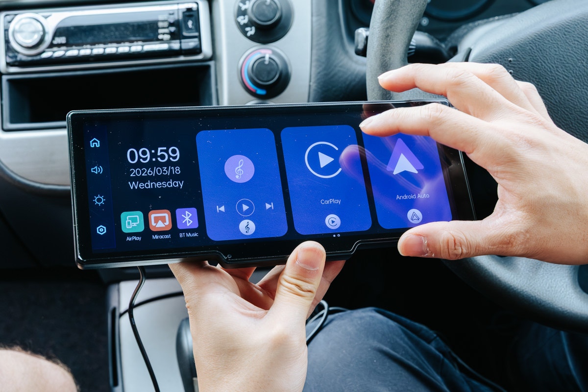 Kogan 10.26" Wireless Apple CarPlay and Android Auto Touchscreen Car Display