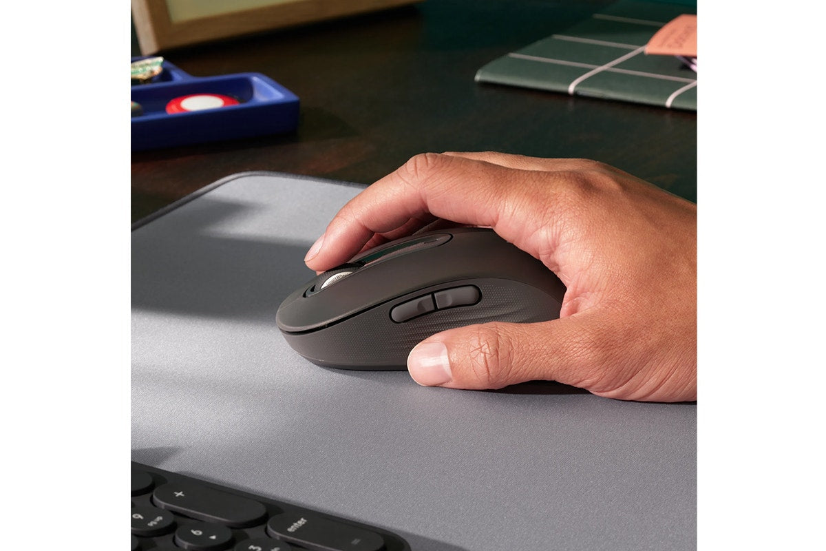 Logitech Signature M650 Wireless Mouse (Graphite)