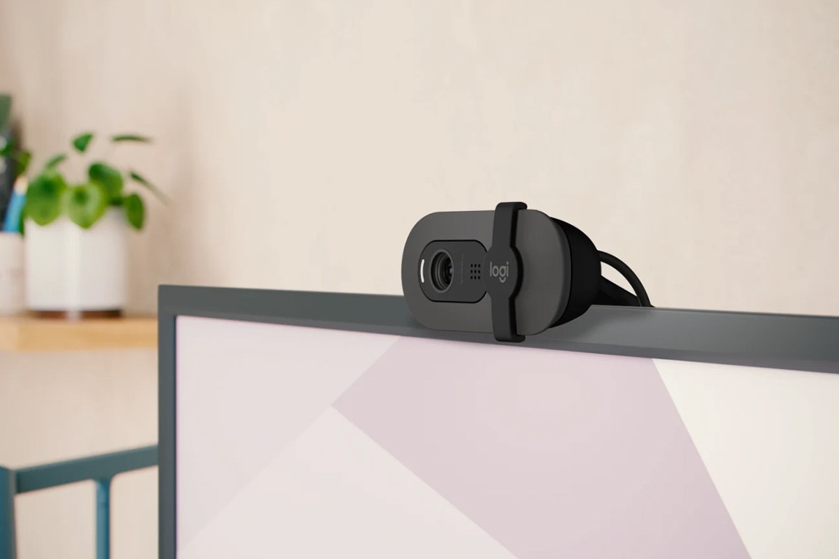 Logitech Brio 100 Webcam (Graphite)